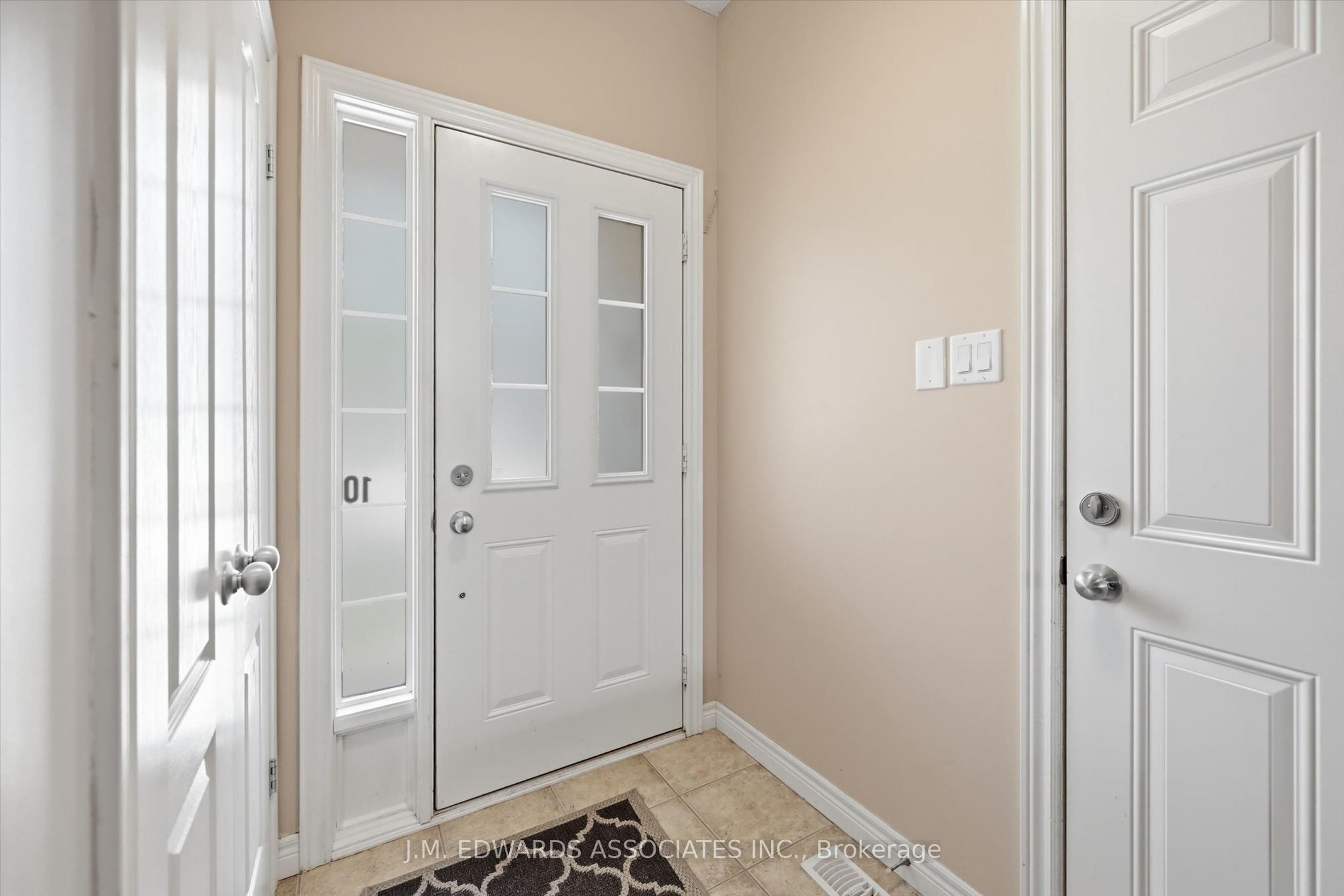 40 Dartmouth Gate 10, Hamilton, ON L8E 0C4 photo 3