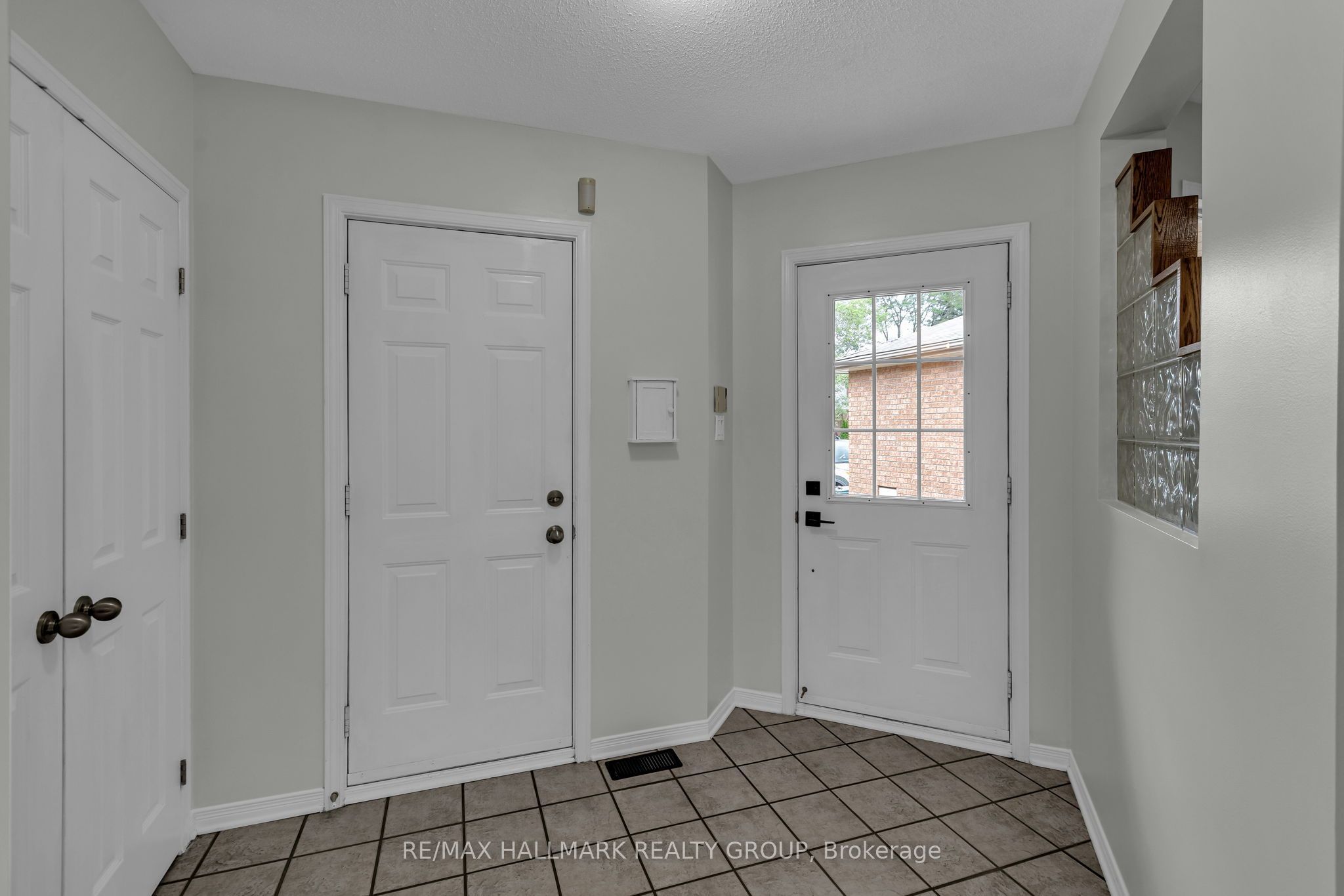 146 College Circle, Overbrook - Castleheights and Area, ON K1K 4S1 photo 3