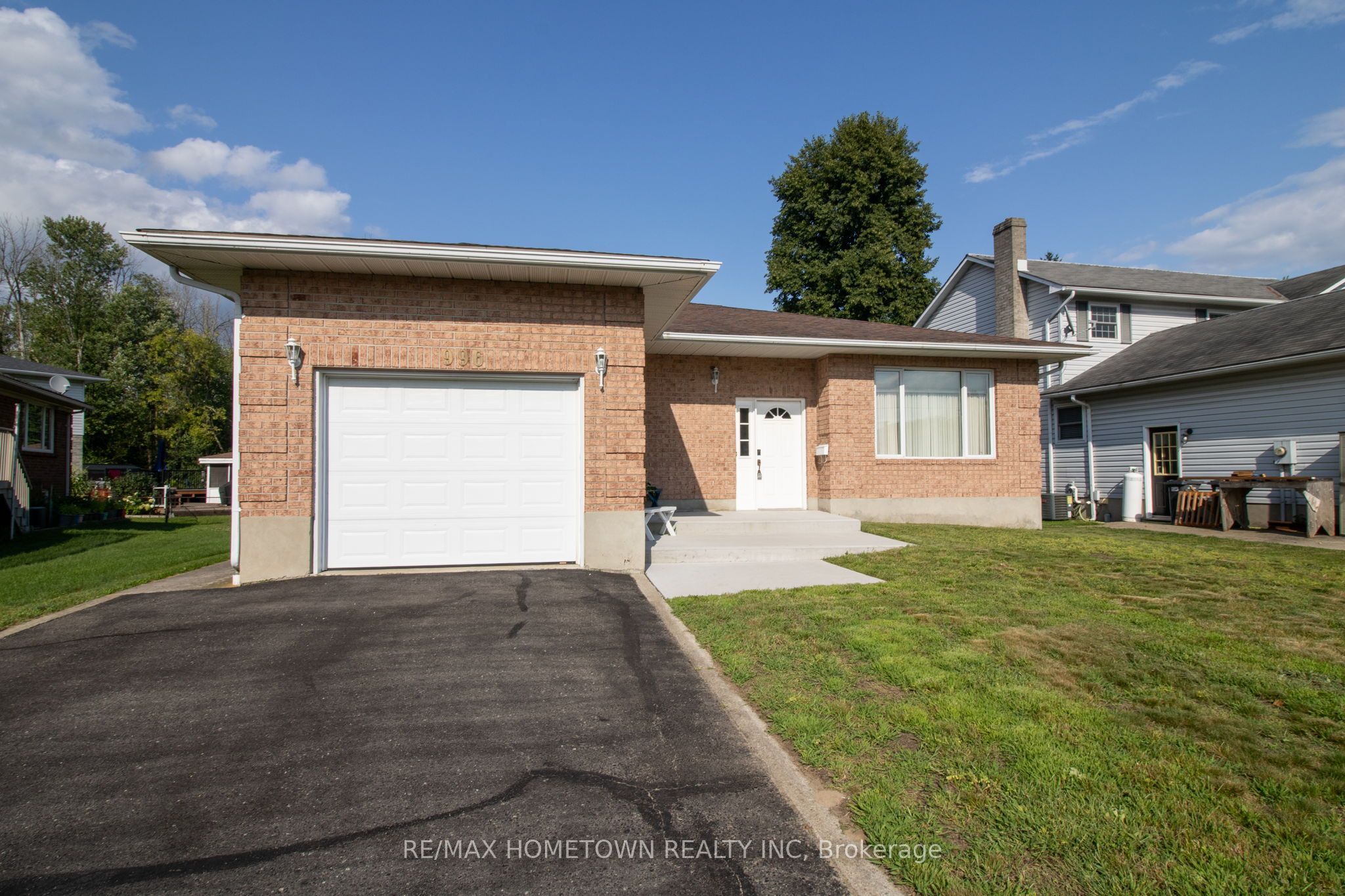 996 Massie Drive, Prescott, ON K0E 1T0