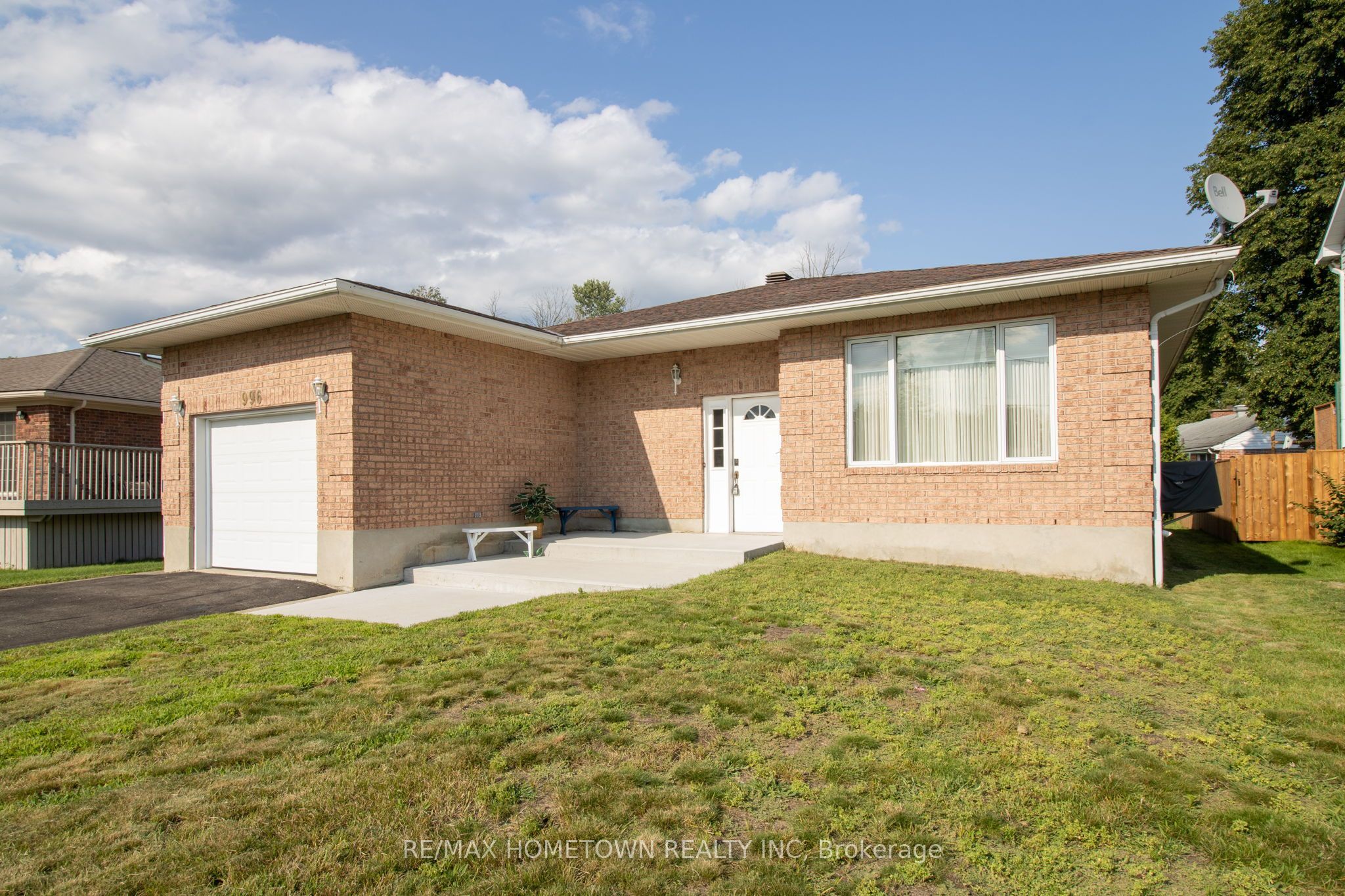 996 Massie Drive, Prescott, ON K0E 1T0 photo 2