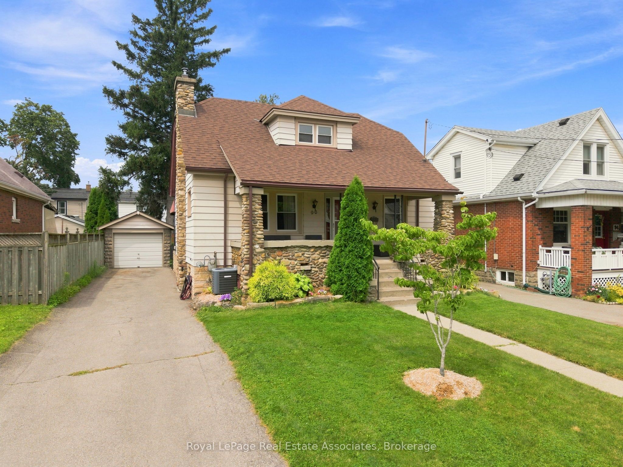96 Huxley Avenue S, Hamilton, ON L8K 2P8 photo 3