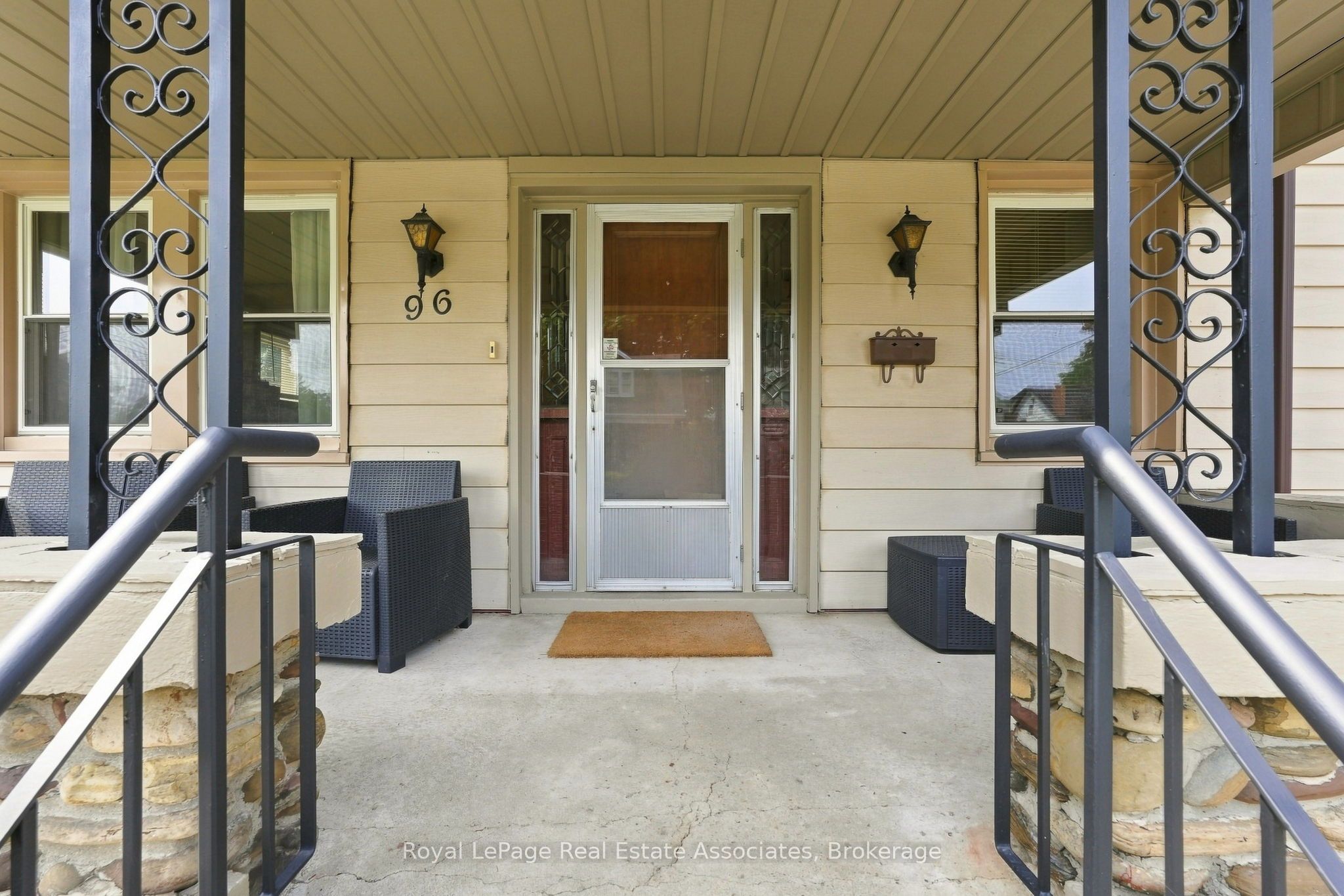 96 Huxley Avenue S, Hamilton, ON L8K 2P8 photo 5