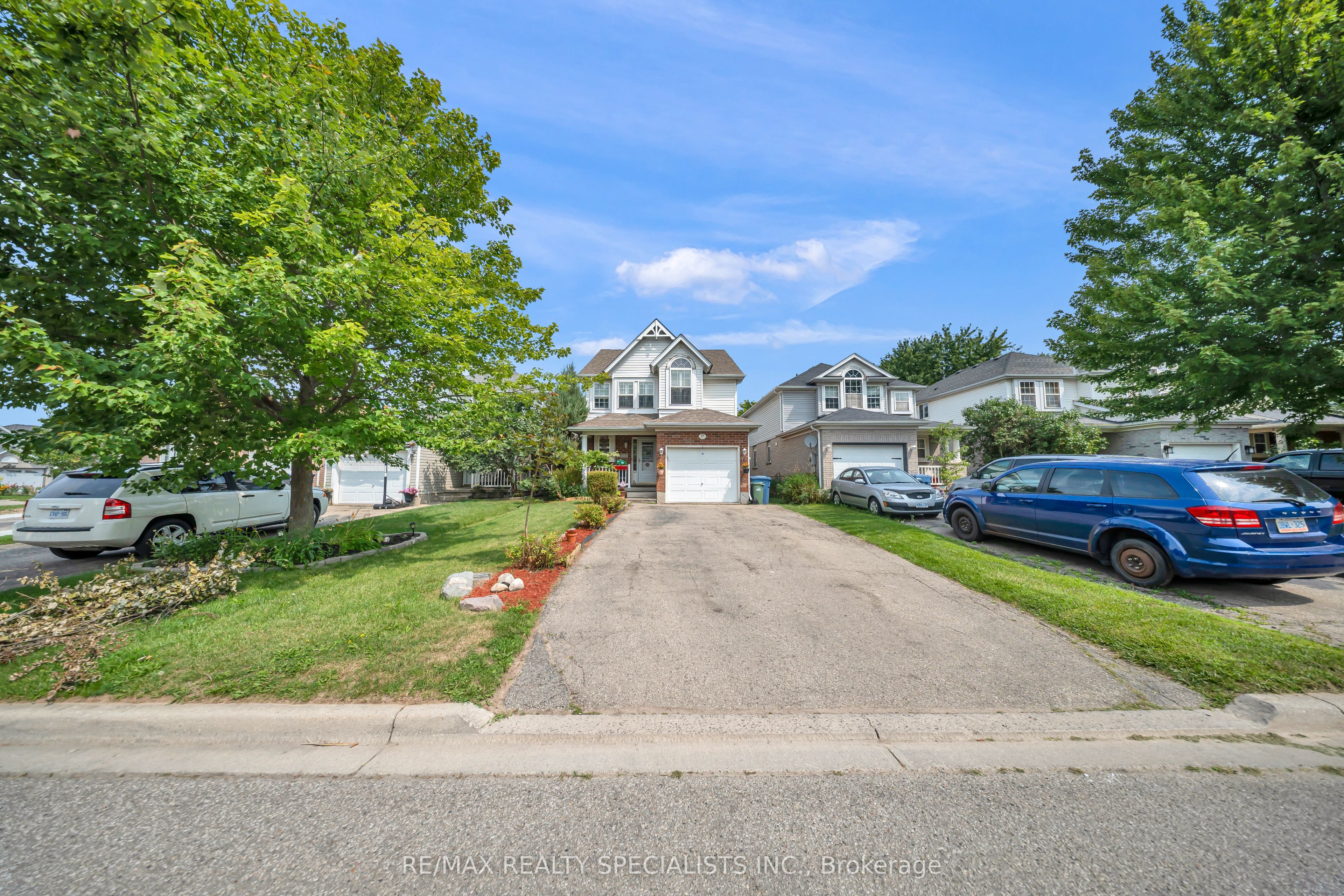 17 Buckthorn Crescent W, Guelph, ON N1E 7C3 photo 2