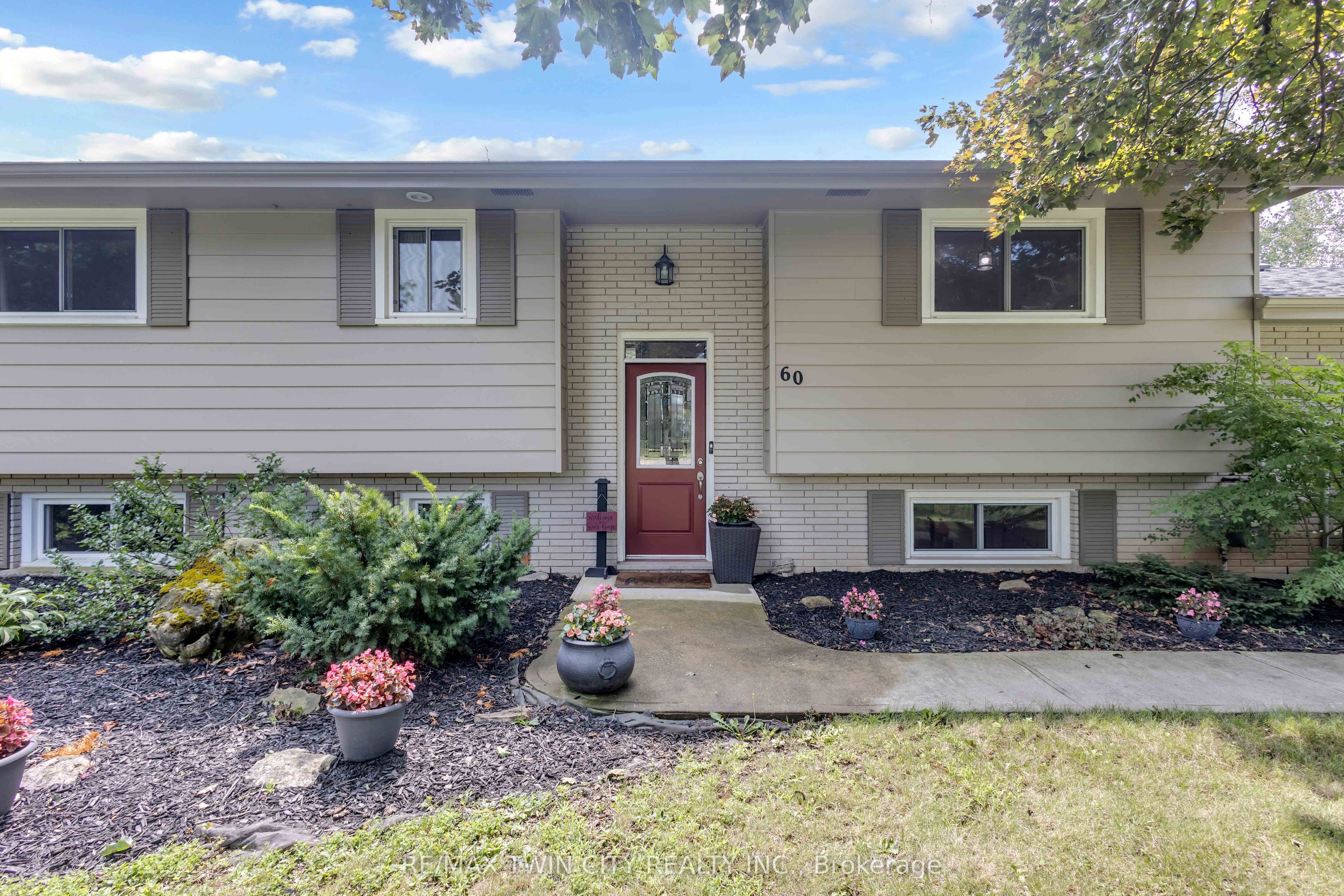 60 Brown Avenue, Brant, ON N0E 1A0 photo 2