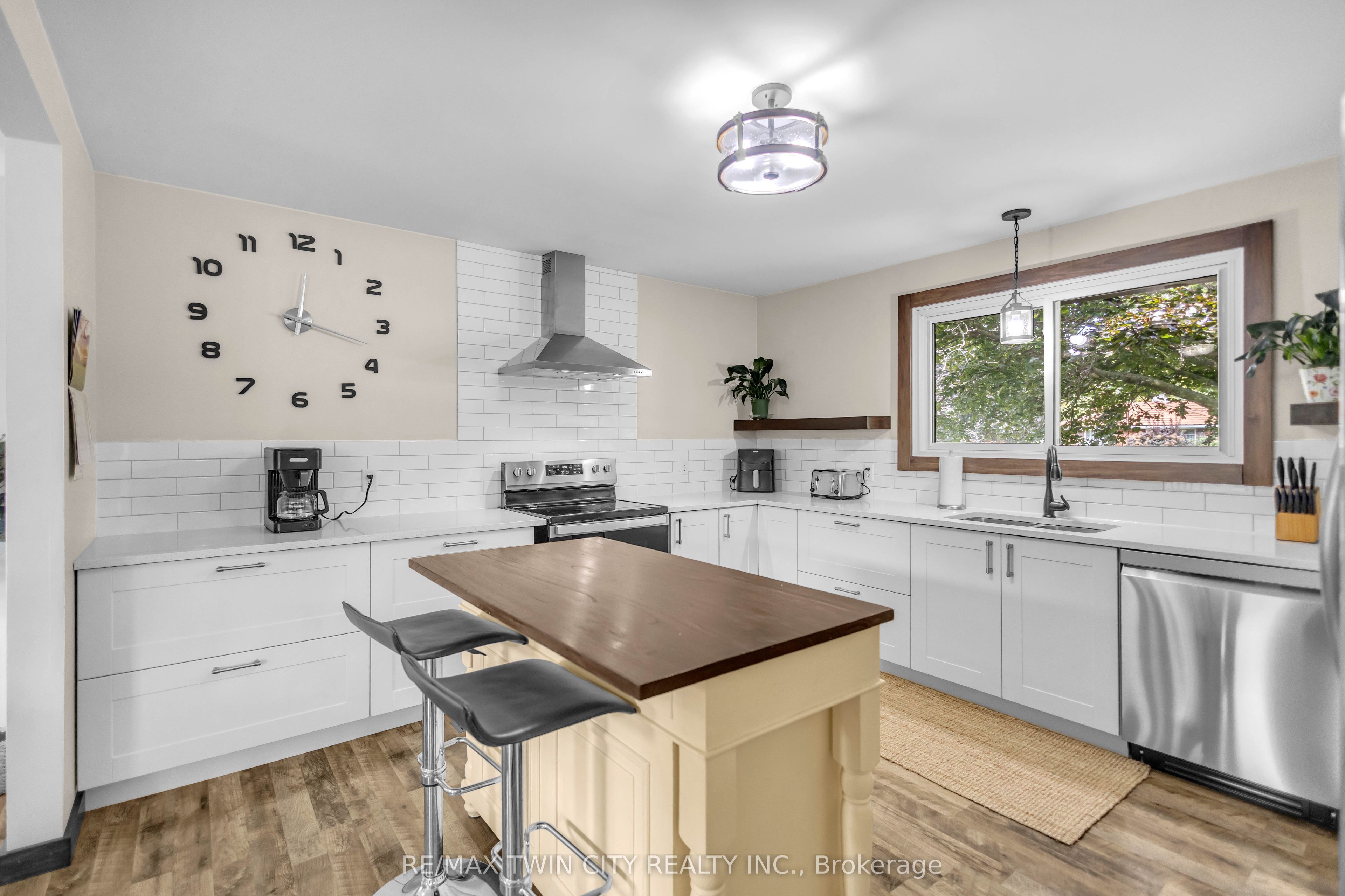 60 Brown Avenue, Brant, ON N0E 1A0 photo 5