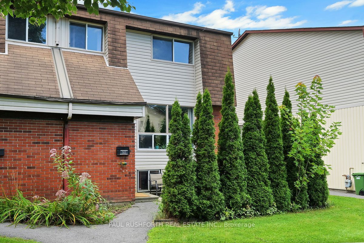 5 Sonnet Crescent D, Bells Corners and South to Fallowfield, ON K2H 8W8