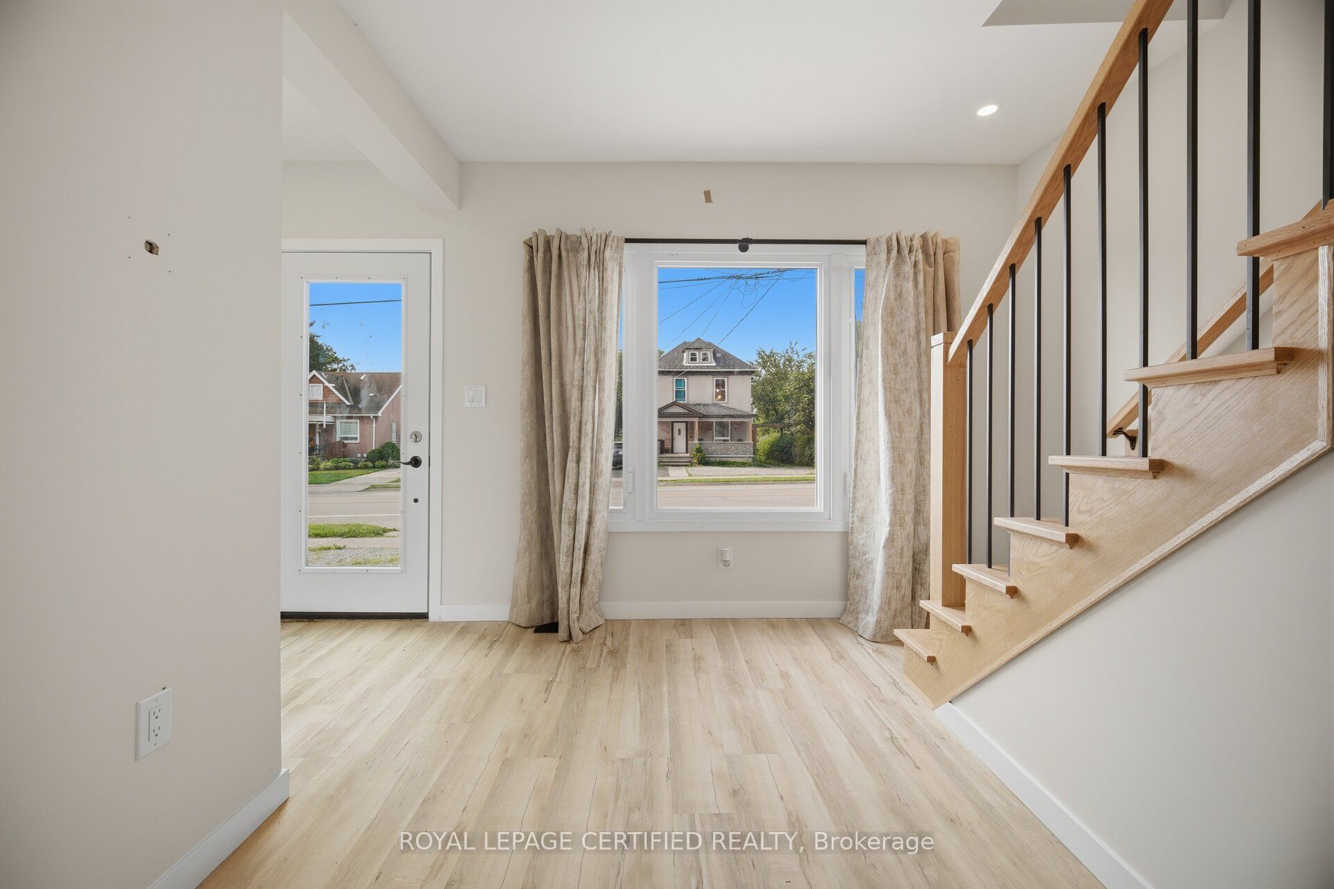 5759 Robinson Street, Niagara Falls, ON L2G 2B3 photo 4
