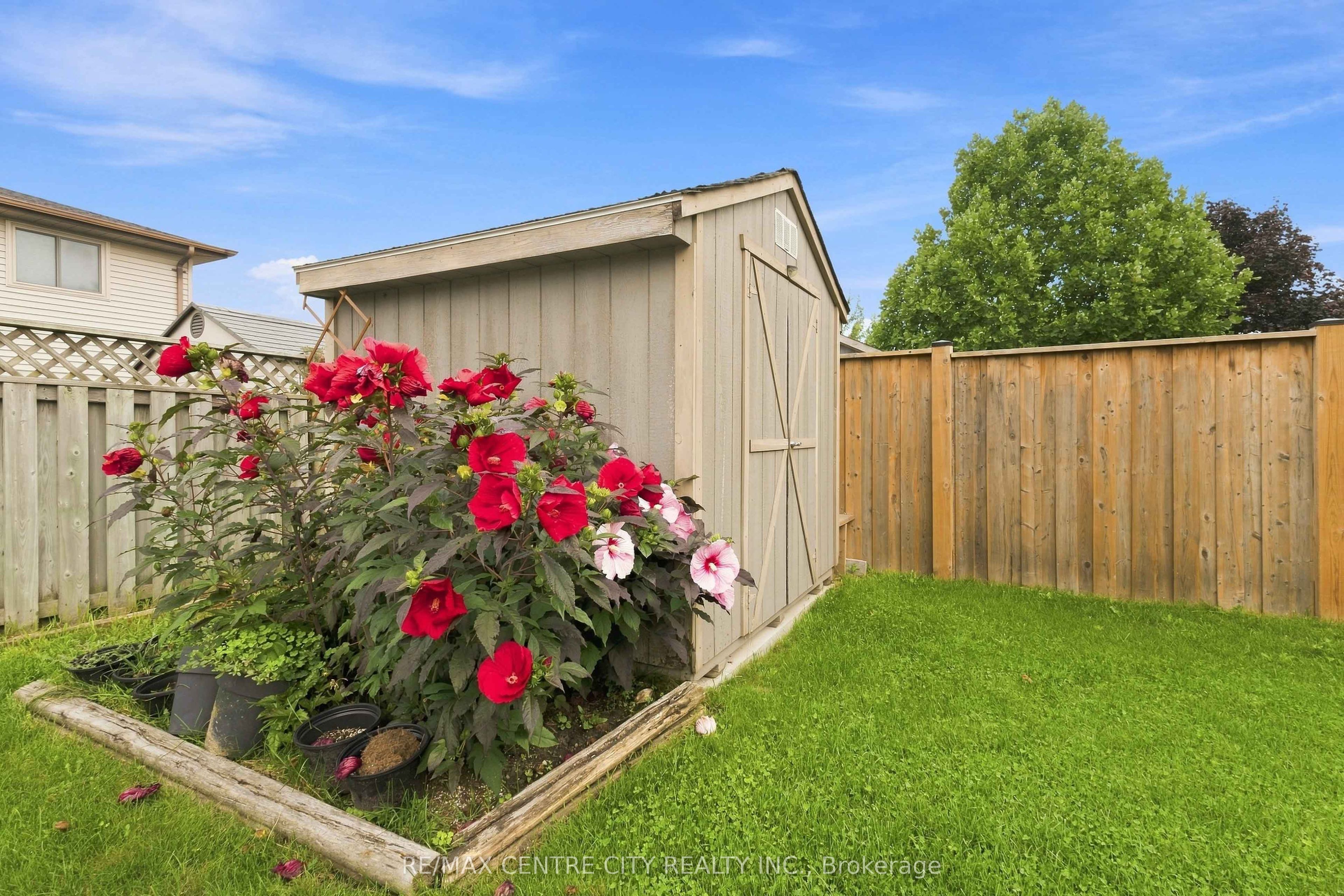 214 Martinet Avenue, London East, ON N5V 4K2 photo 4
