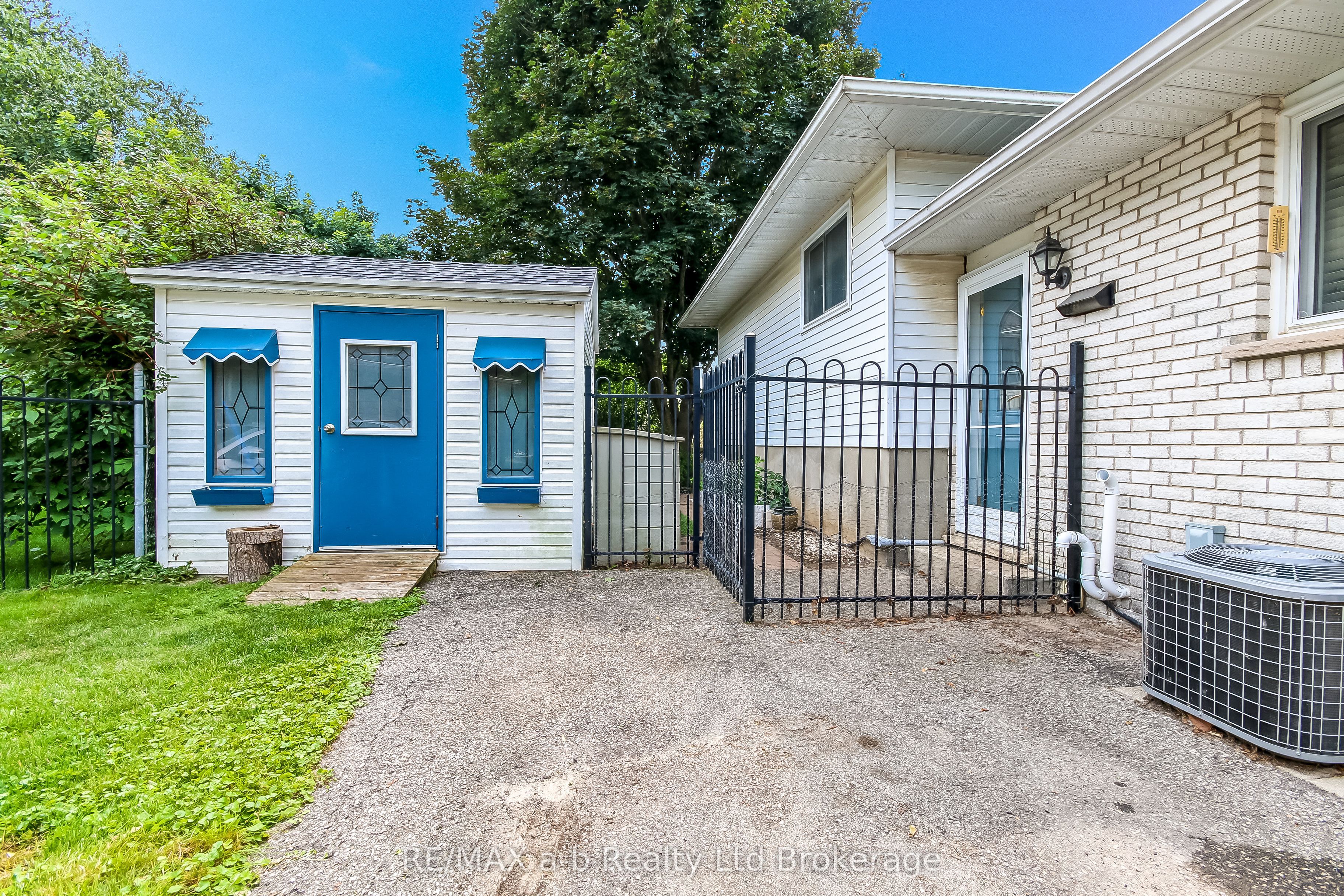 45 Carlyle Place, Kitchener, ON N2P 1R6 photo 3