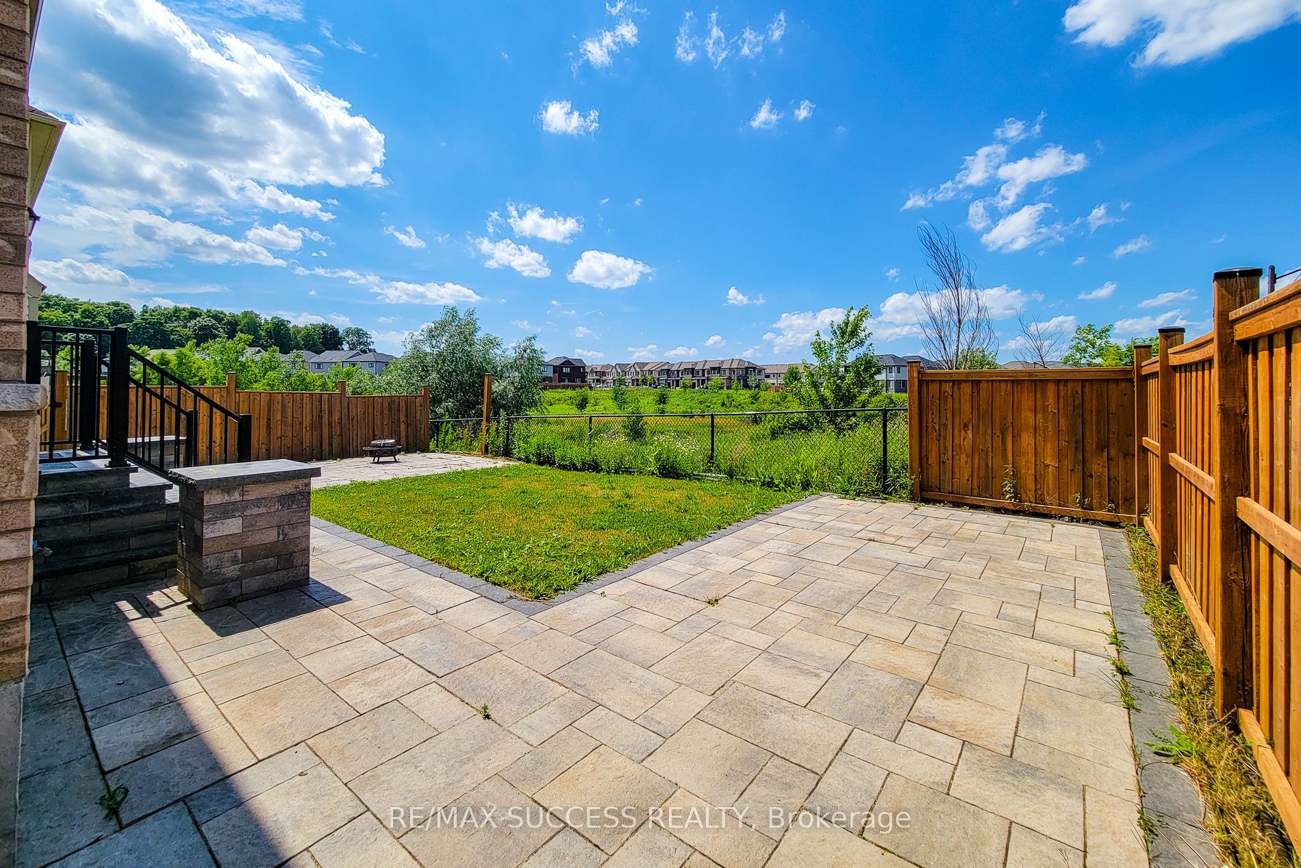 2 Turnbull Drive, Brantford, ON N3T 0K4 photo 2