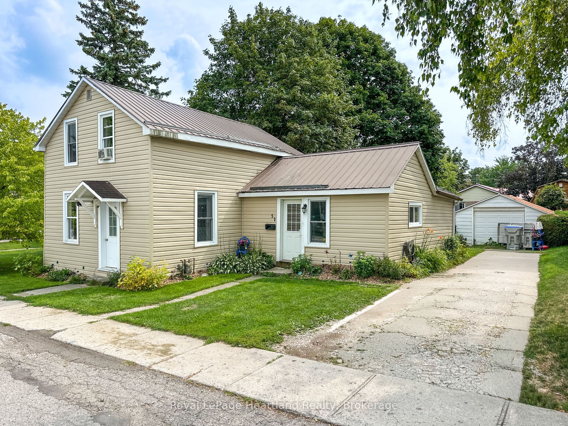 51 Side Street, Huron East, ON N0K 1W0