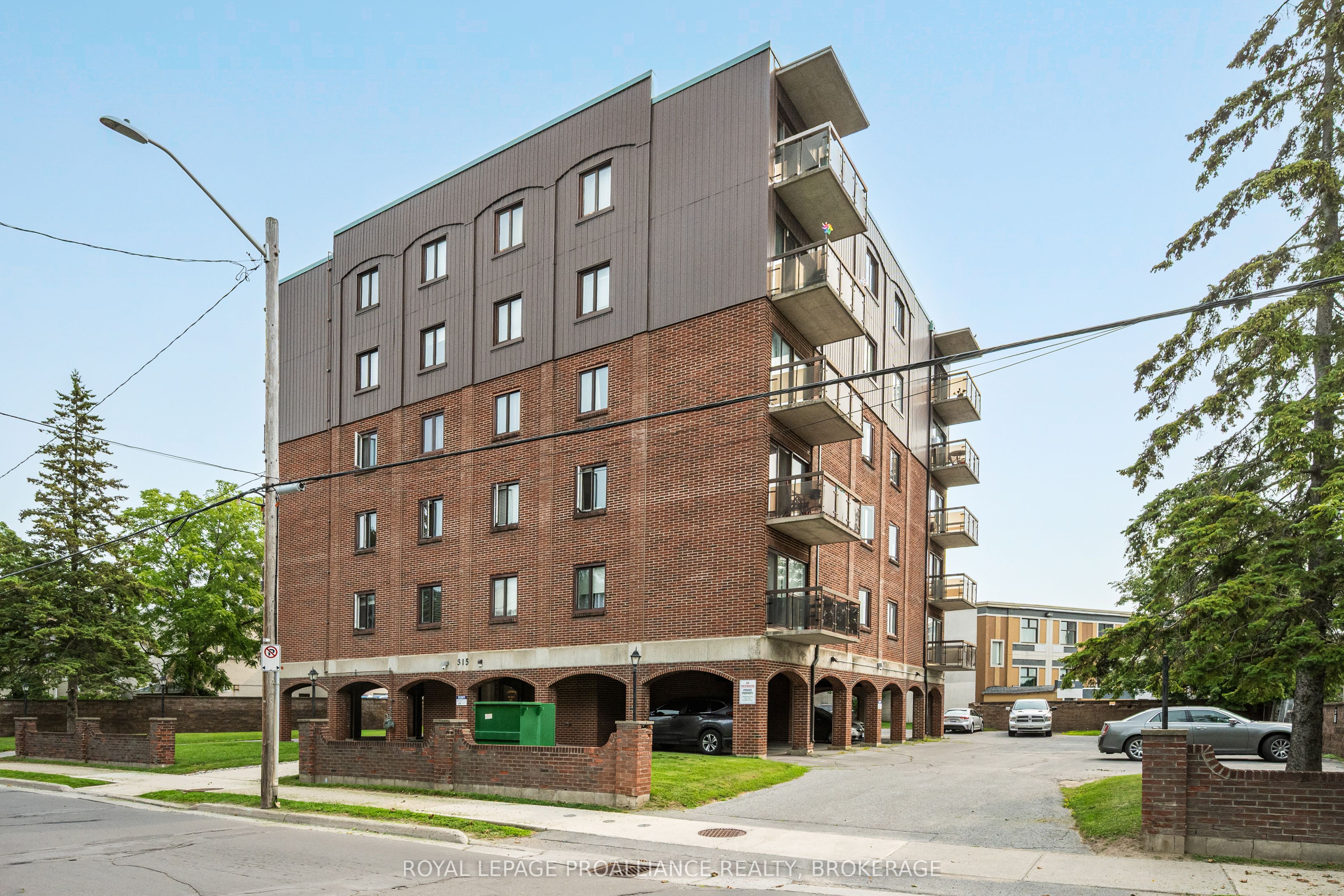 315 Regent Street 201, Kingston, ON K7L 4K7 photo 2