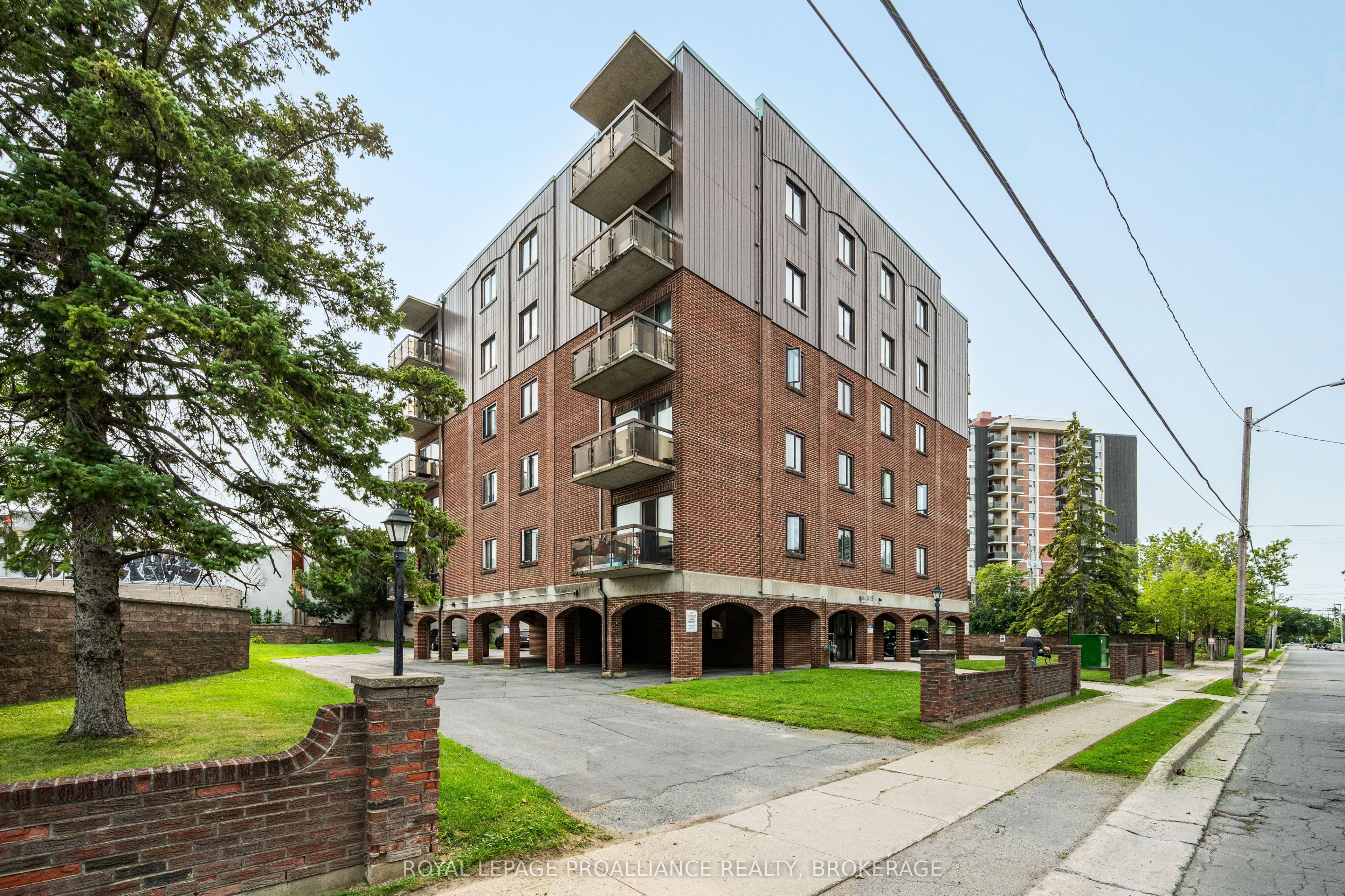 315 Regent Street 201, Kingston, ON K7L 4K7 photo 3
