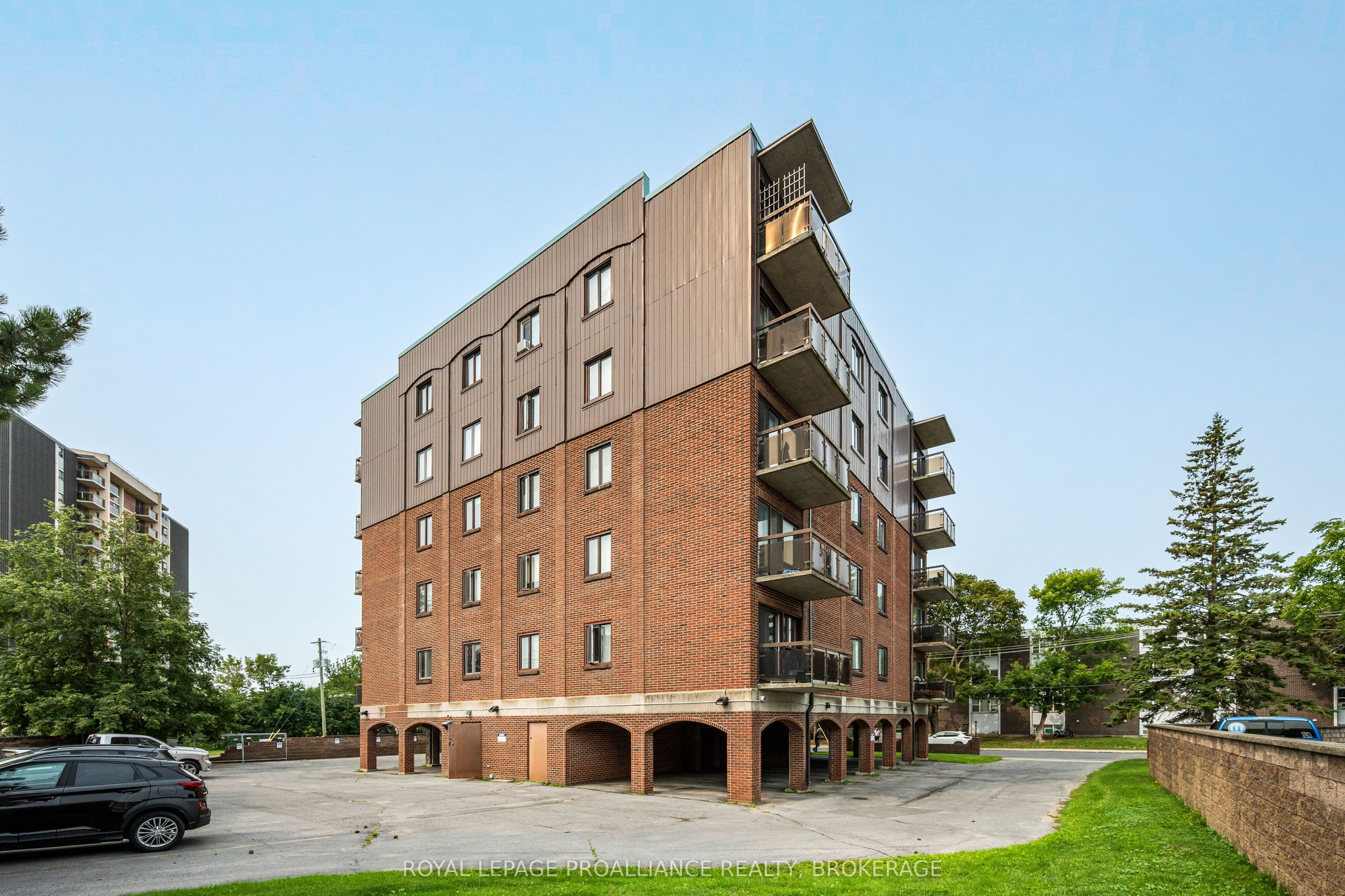 315 Regent Street 201, Kingston, ON K7L 4K7 photo 4