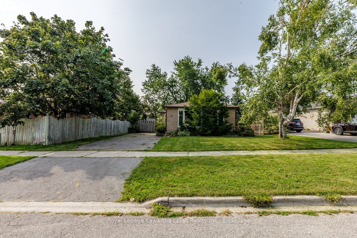 45 Sinclair Street, Kawartha Lakes, ON K9V 5L6 photo 2