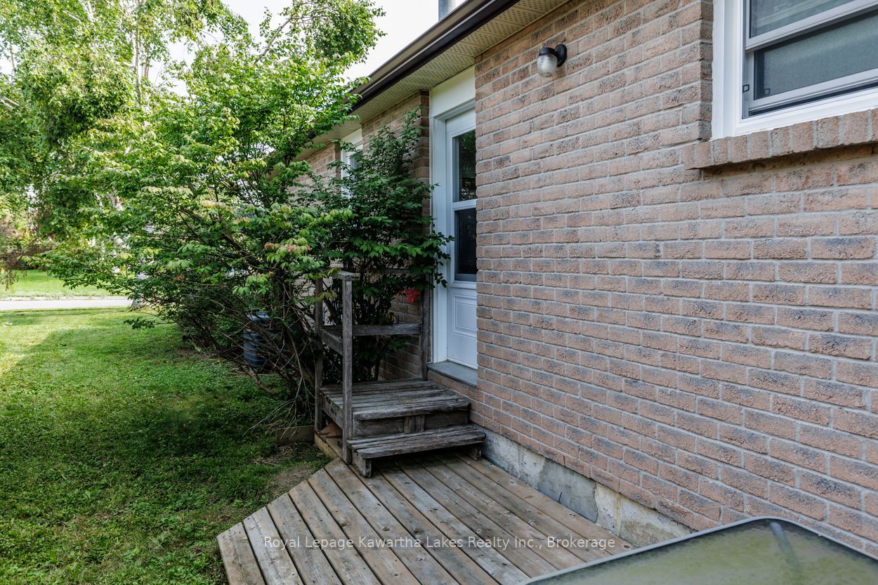 45 Sinclair Street, Kawartha Lakes, ON K9V 5L6 photo 4