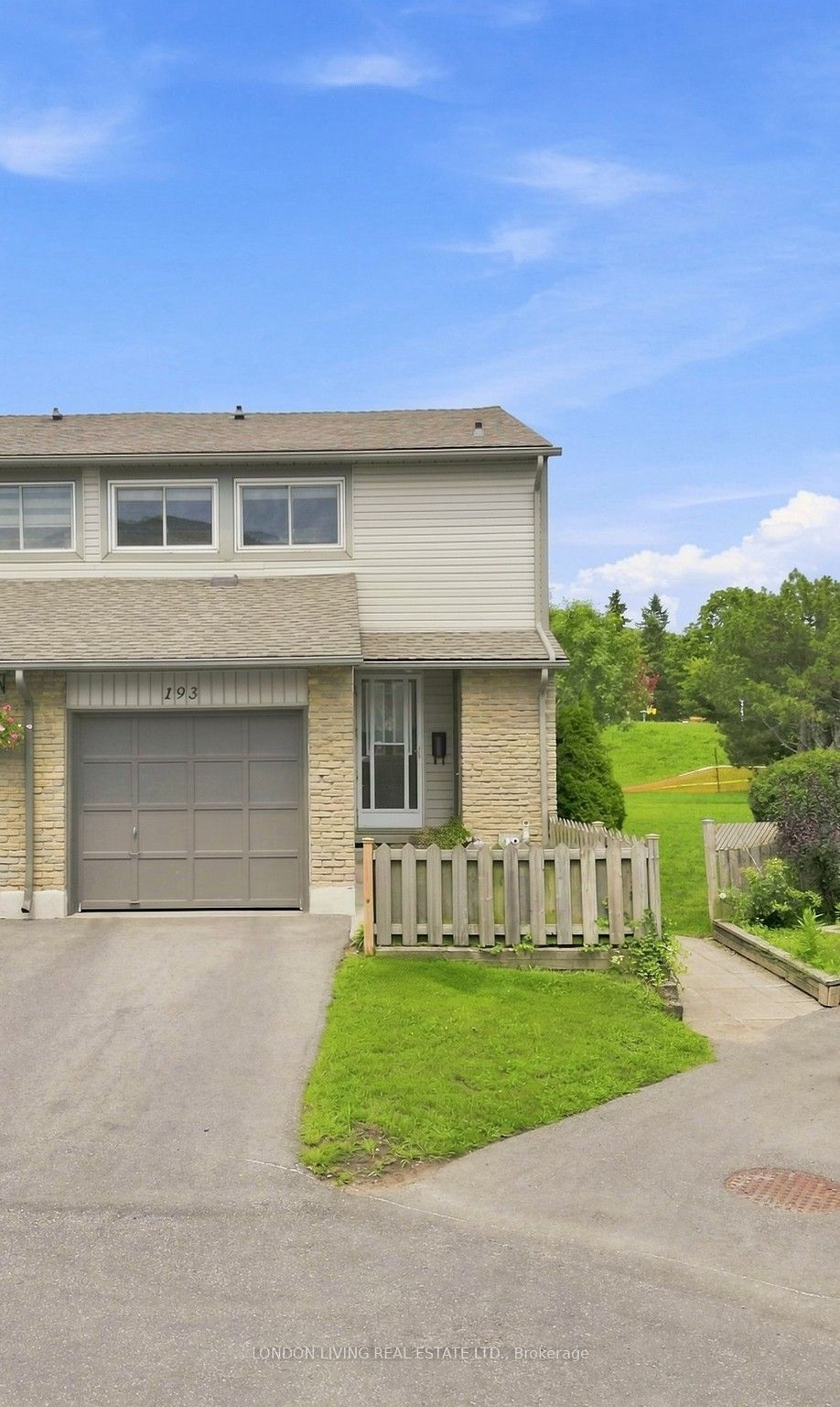 193 Deveron Crescent, London South, ON N5Z 4J7