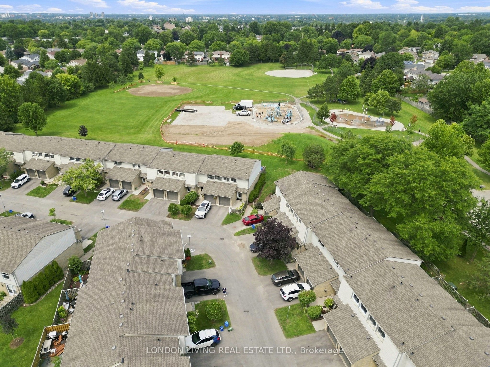 193 Deveron Crescent, London South, ON N5Z 4J7 photo 3