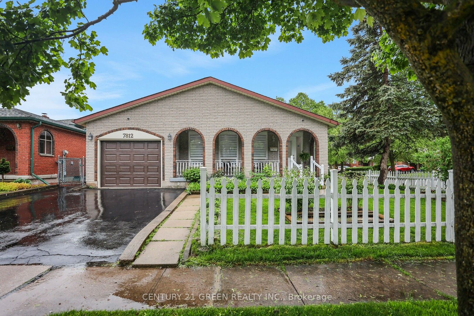 7812 Badger Road, Niagara Falls, ON L2H 2J5