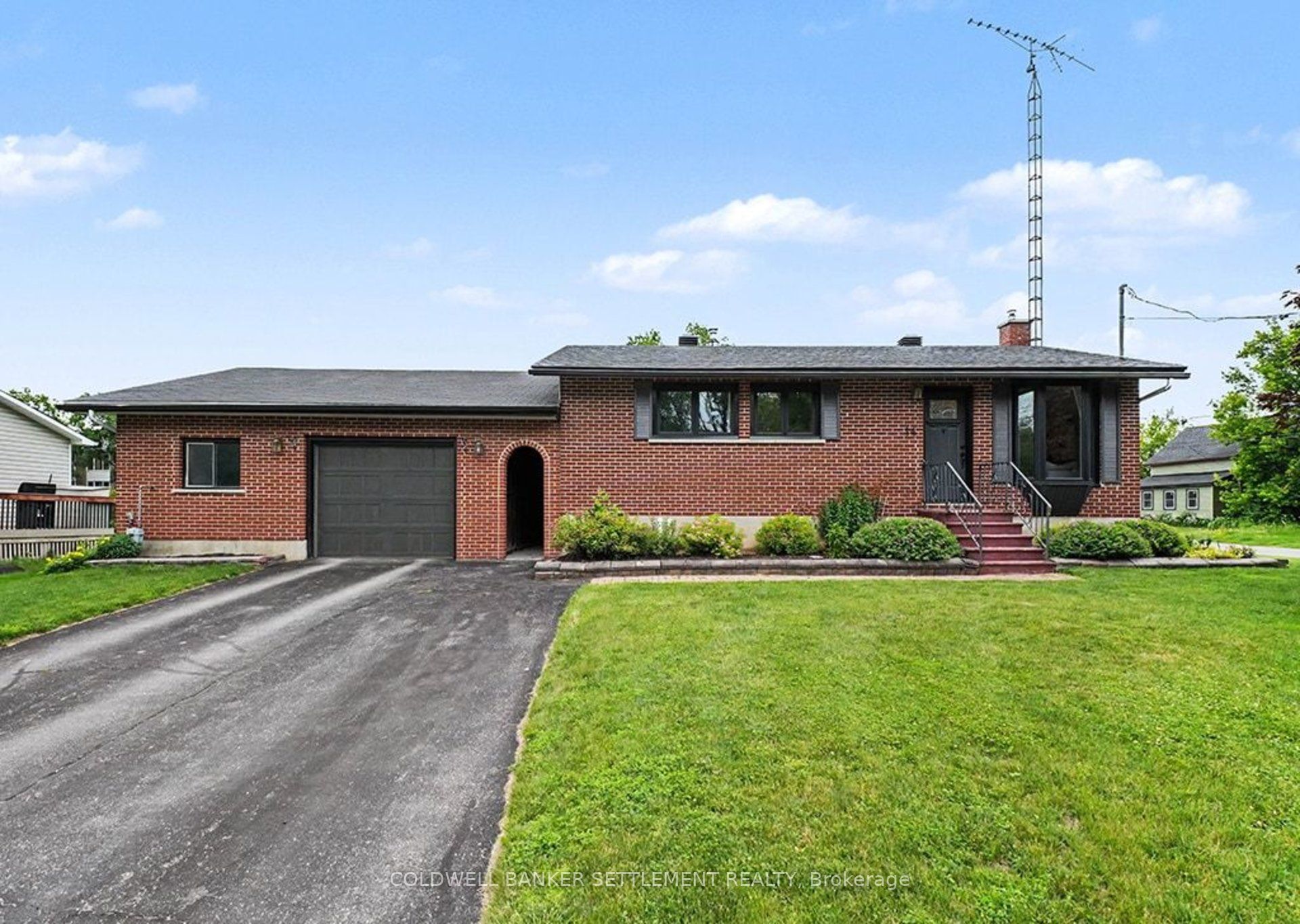 14 Baynes Street, Perth, ON K7H 1R1 photo 2