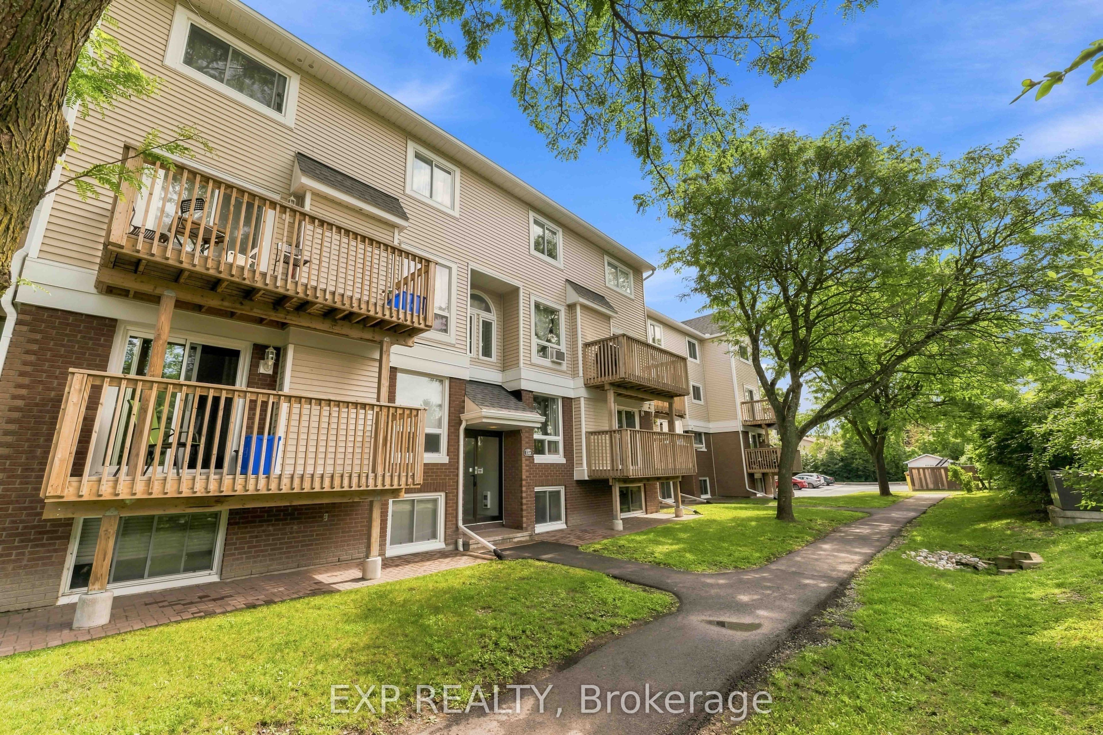 320 Fenerty Court 2, Kanata, ON K2L 3A8 photo 2