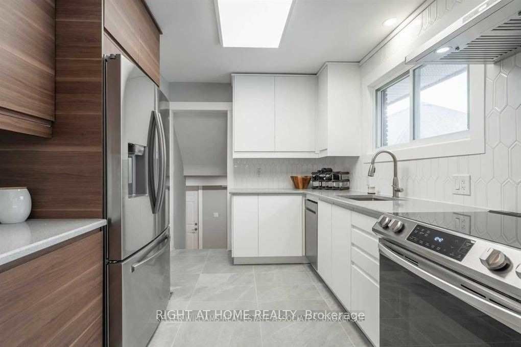 530 Lynda Lane, Hamilton, ON L9G 2P6 photo 4