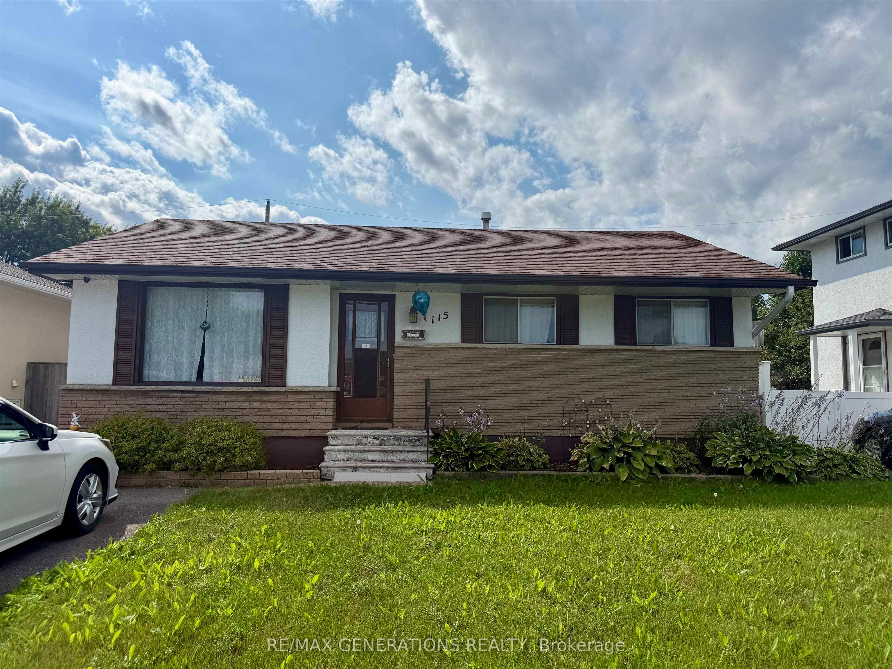 115 JAMES Street N, Thunder Bay, ON P7E 2V3