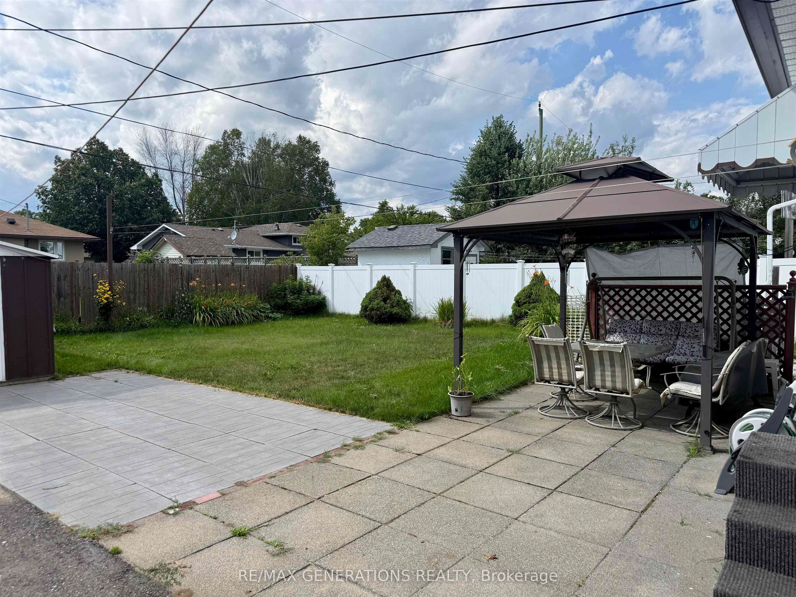 115 JAMES Street N, Thunder Bay, ON P7E 2V3 photo 2