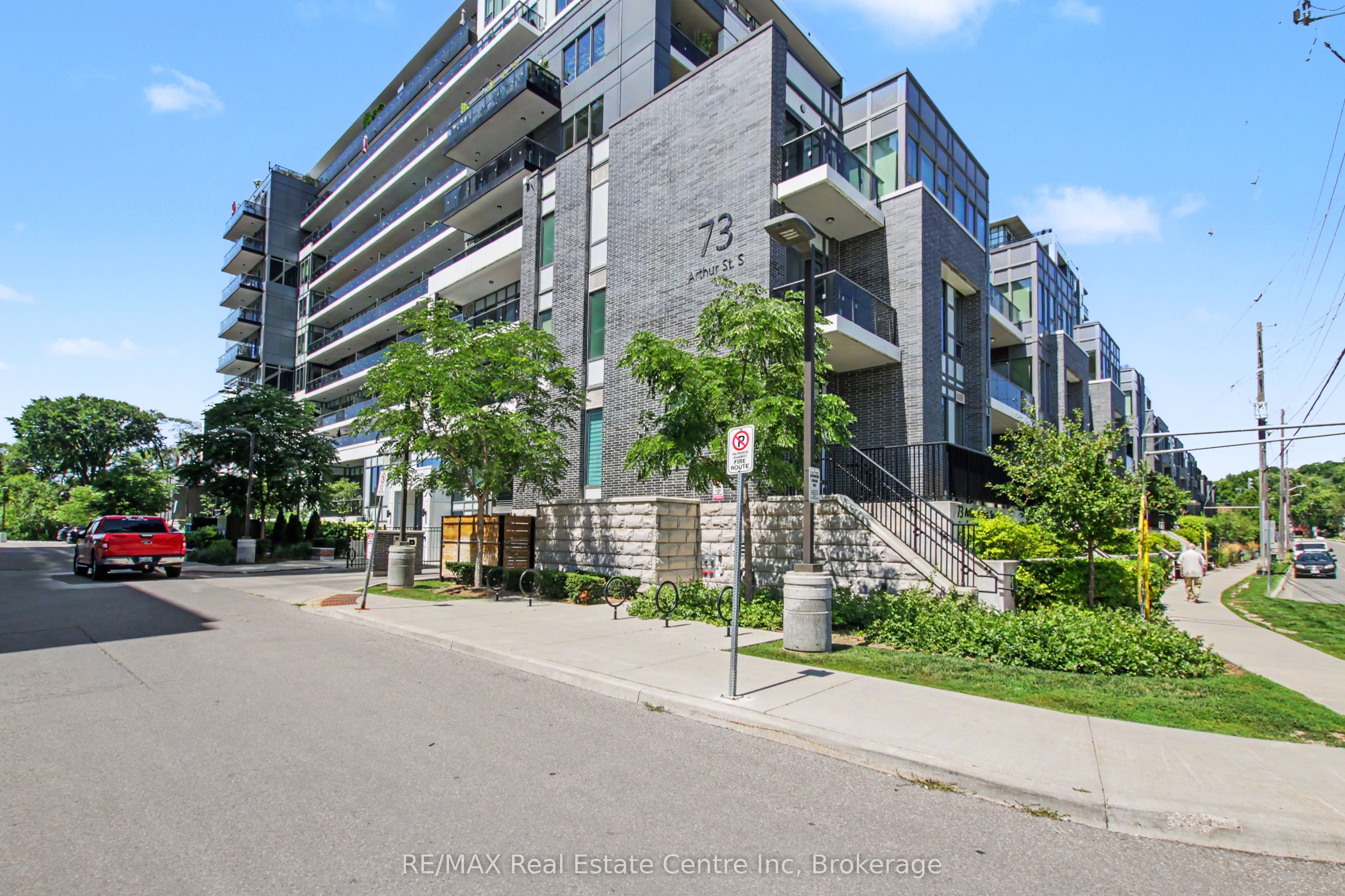 73 Arthur Street S 102, Guelph, ON N1E 0S6