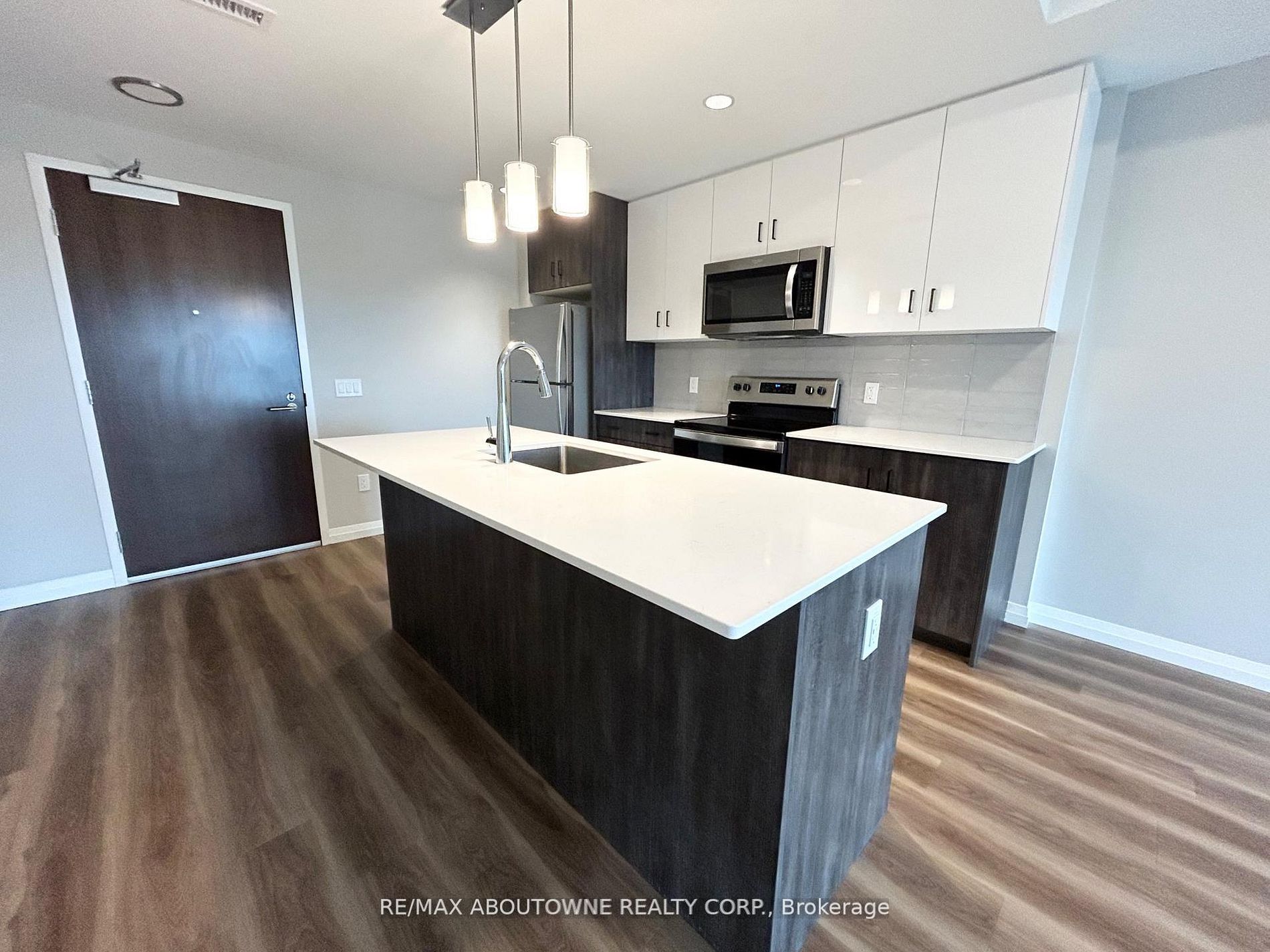 28 Westhill Drive 201, Waterloo, ON N2J 0G8 photo 3