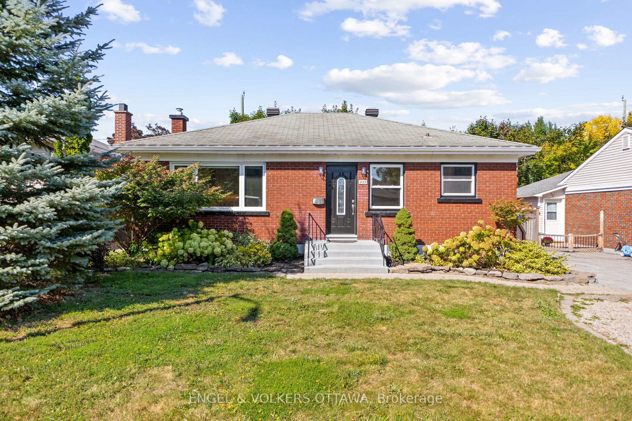 855 Weston Drive, Elmvale Acres and Area, ON K1G 1W5