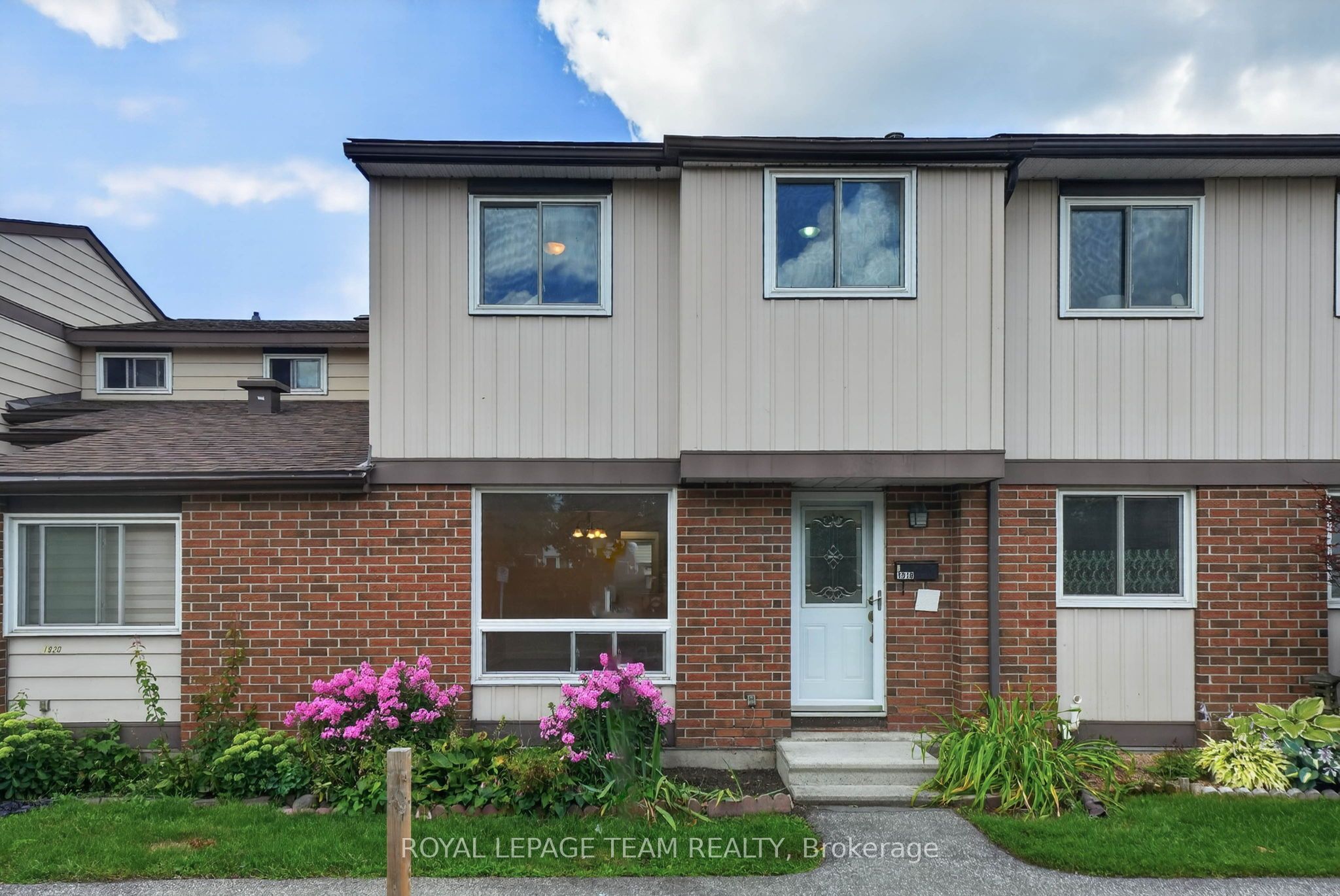 1918 Belmore Lane 13, Blackburn Hamlet, ON K1B 4Z8 photo 2