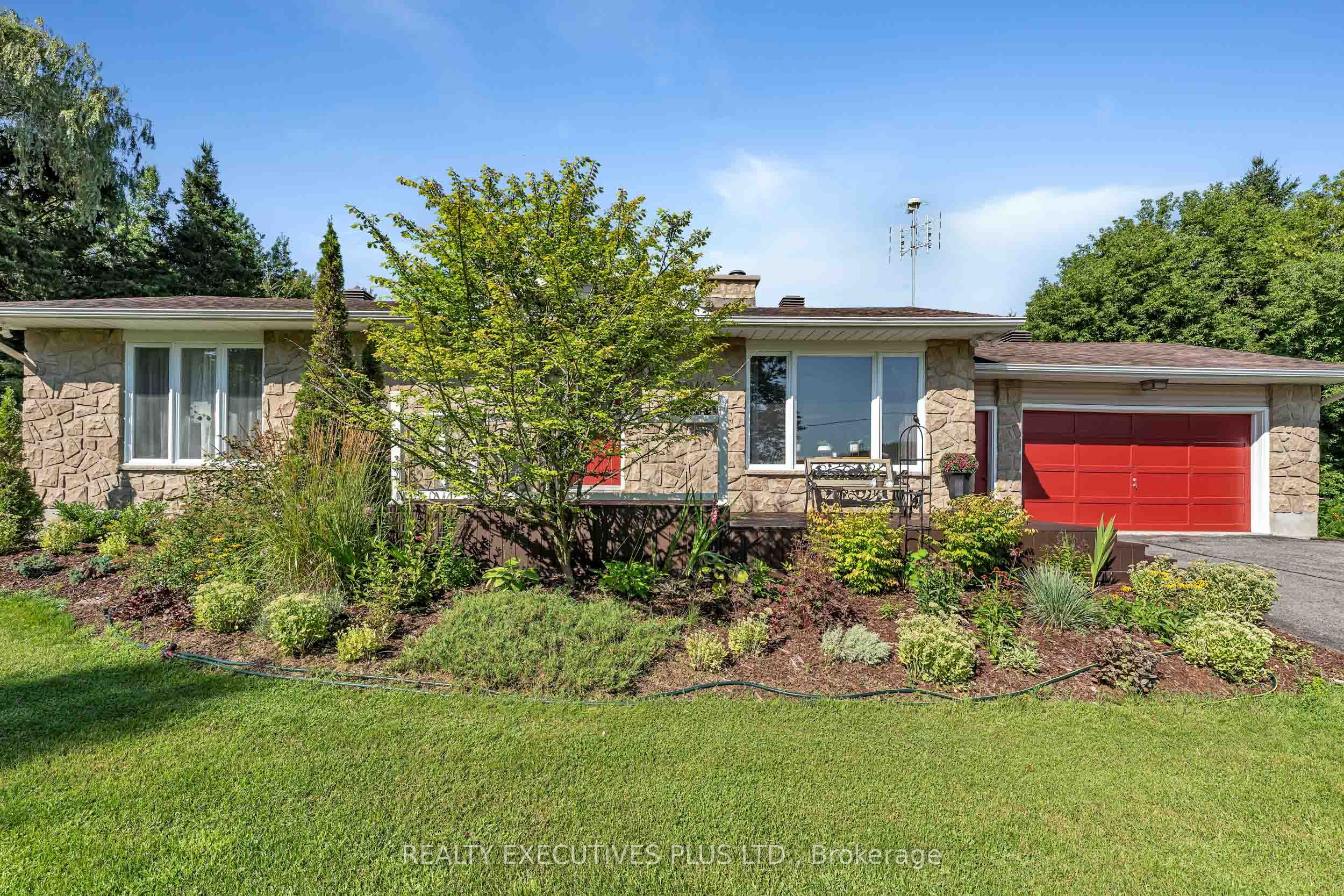 3896 Schnupp Road W, Clarence-Rockland, ON K0A 1E0 photo 2
