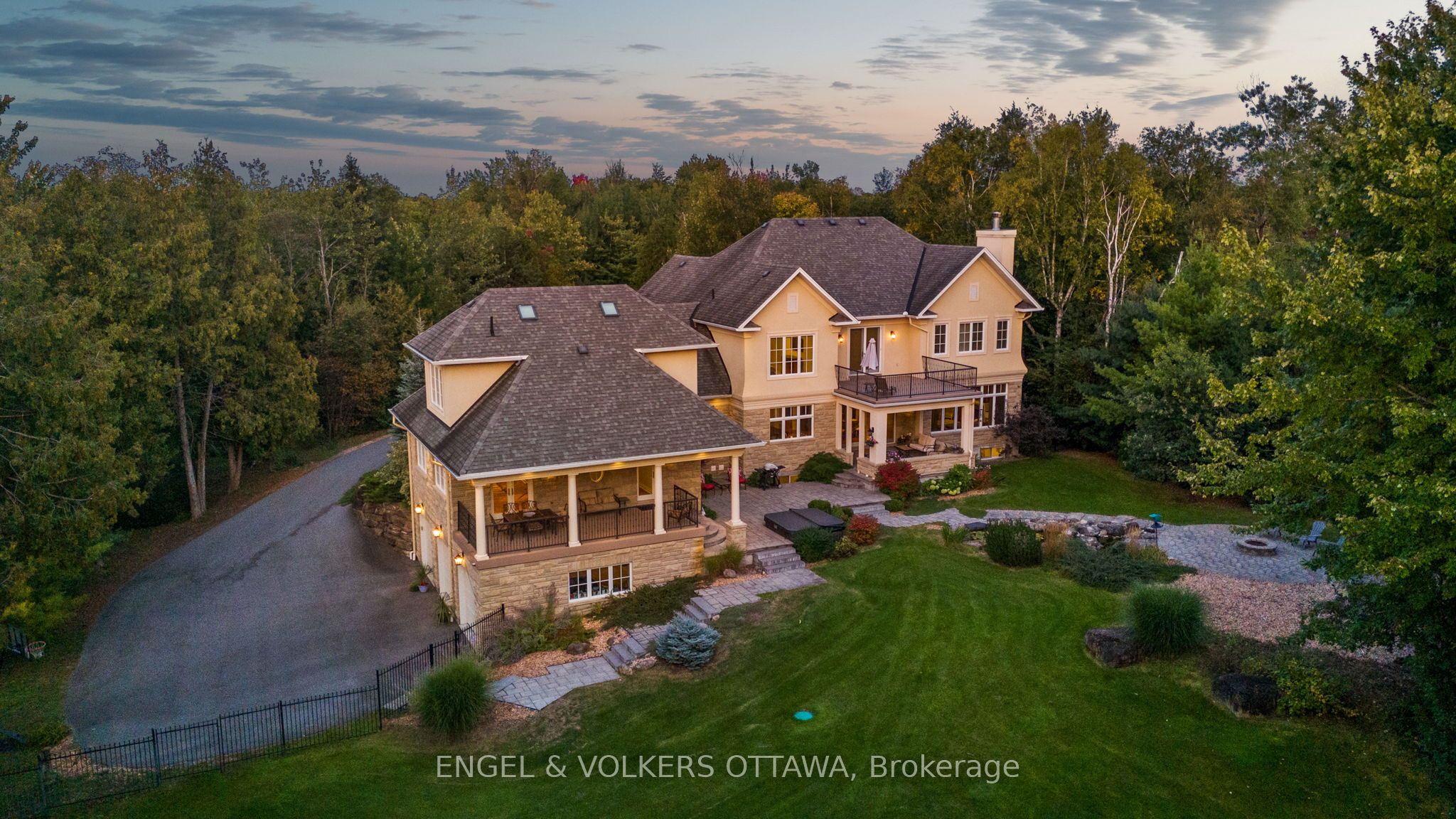 1408 Blackhorse Court, Manotick - Kars - Rideau Twp and Area, ON K4M 0A6 photo 5