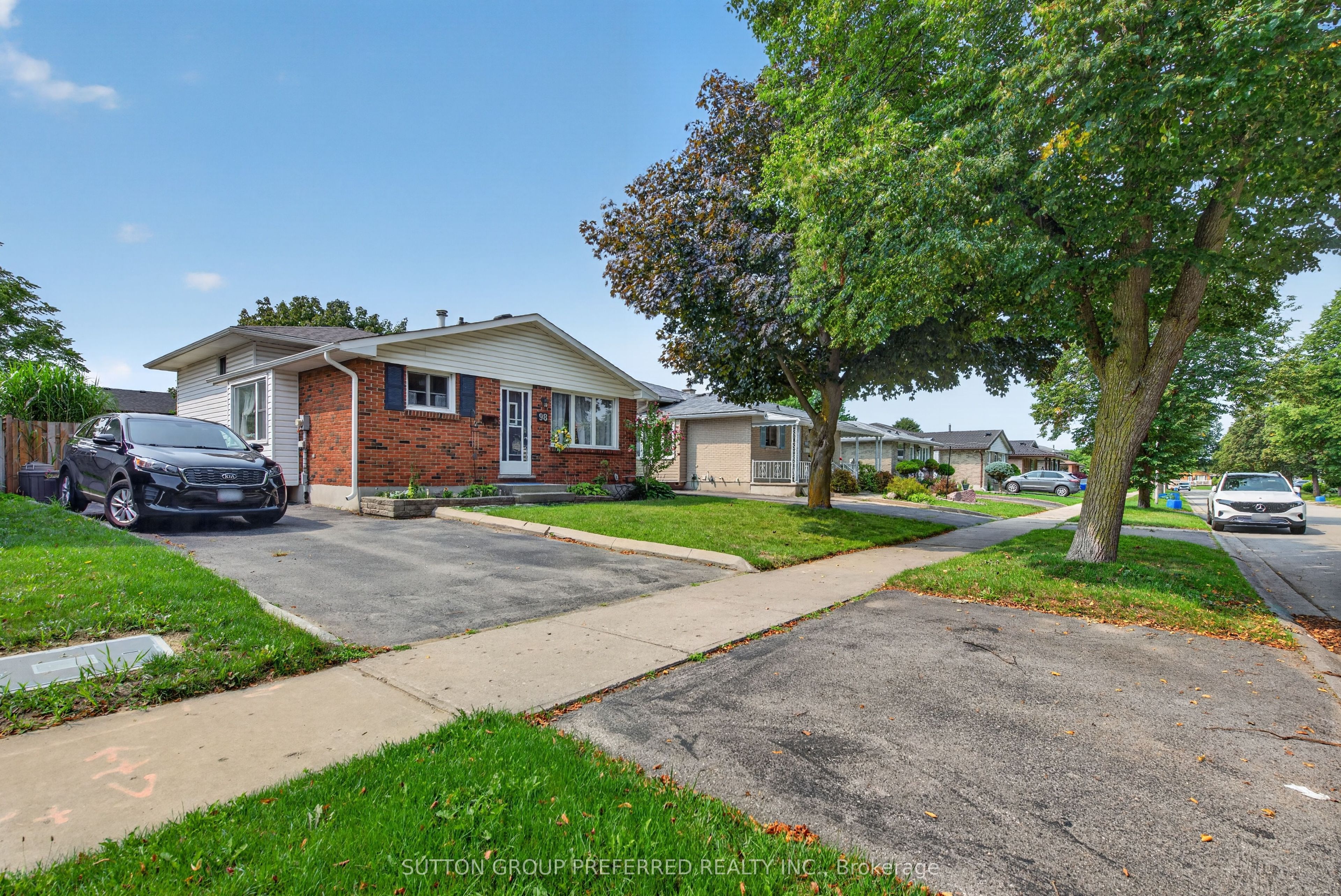 98 Surrey Crescent, London South, ON N6E 1T8 photo 3