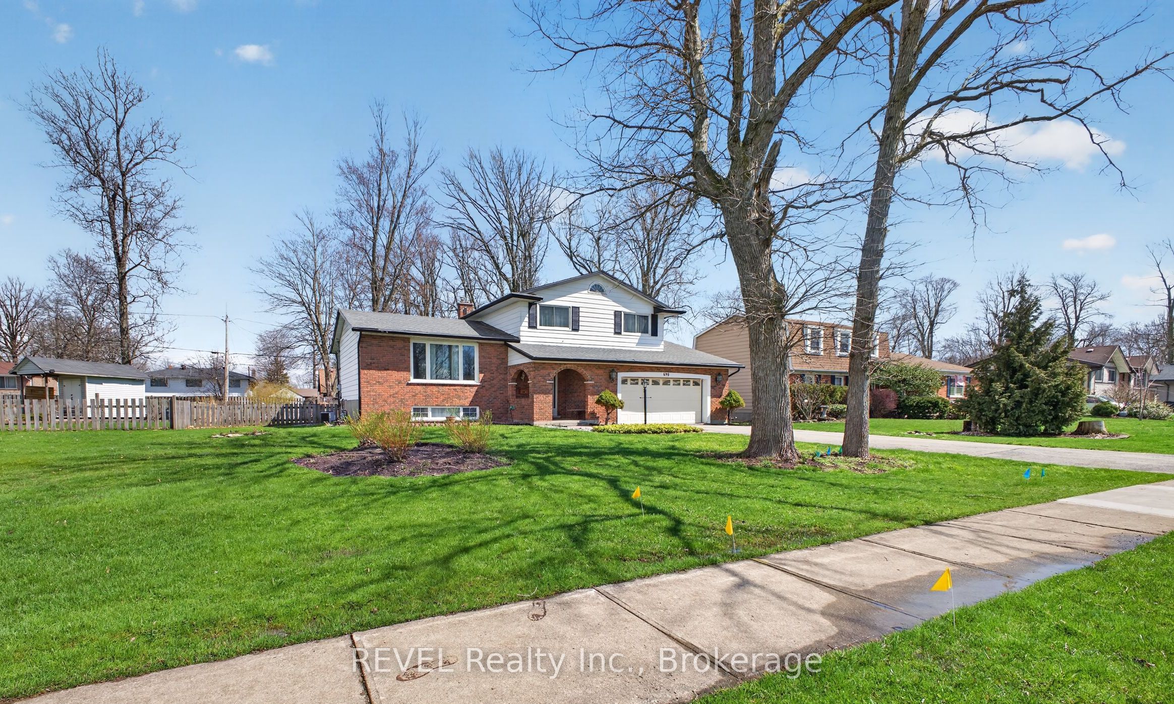 698 Daytona Drive, Fort Erie, ON L2A 4Z6 photo 3