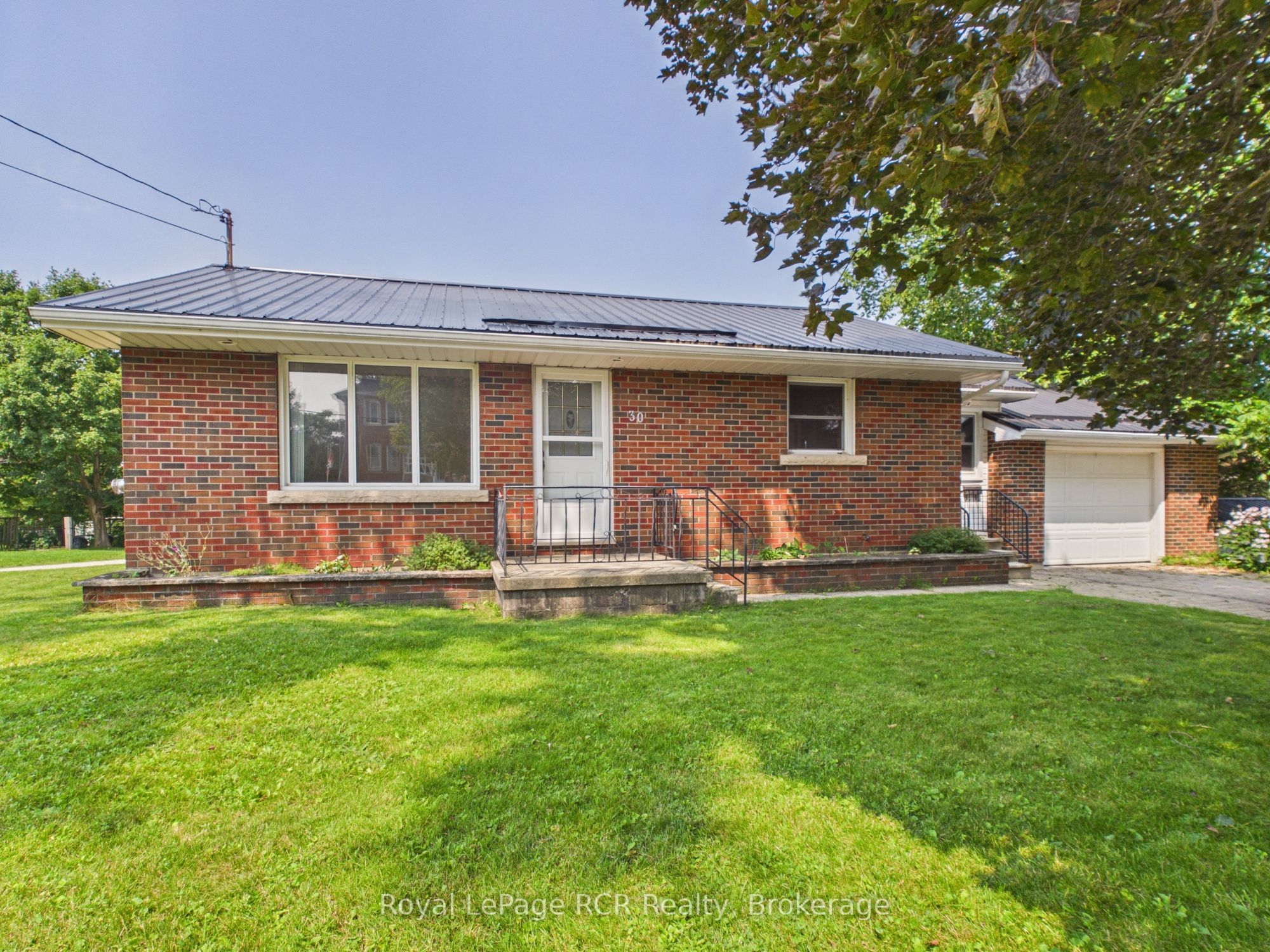 30 Mark Street E, Grey Highlands, ON N0C 1H0 photo 2