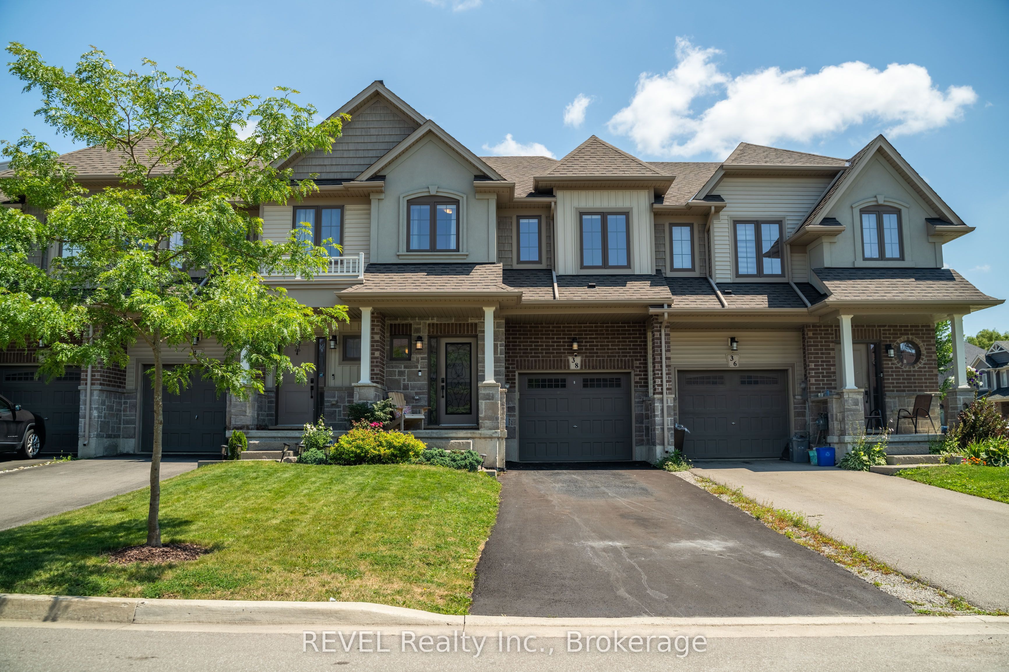 38 Dennis Drive, West Lincoln, ON L0R 2A0