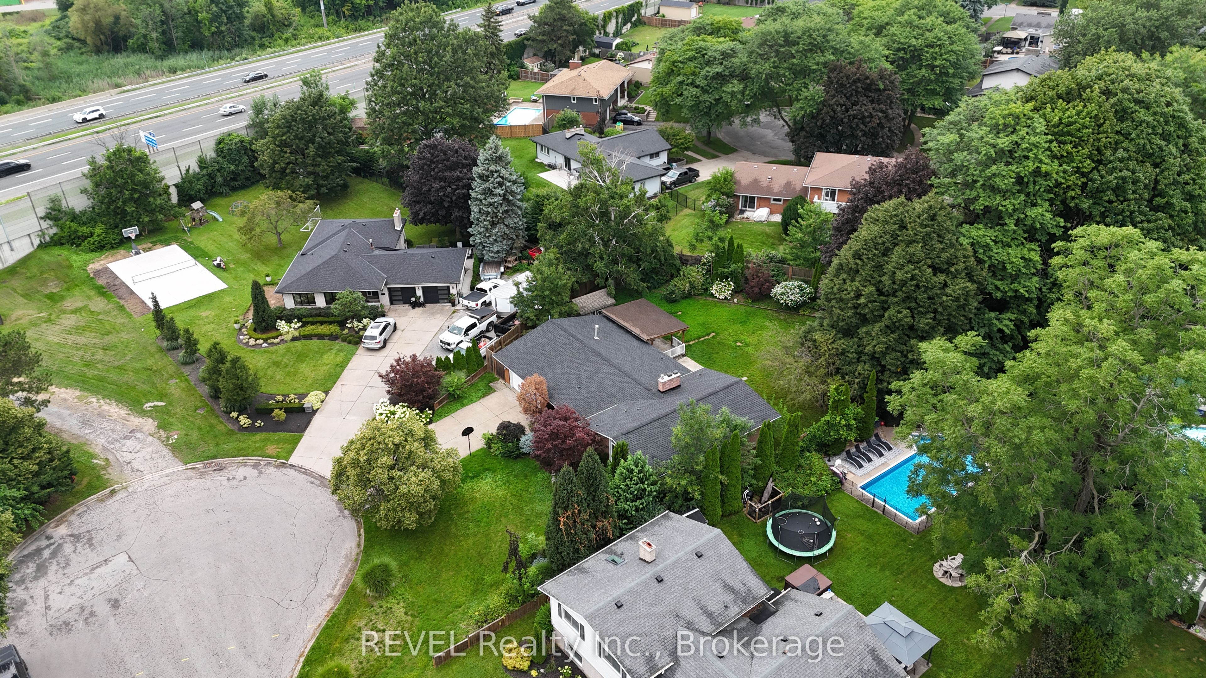 7285 Rolling Acres Crescent, Niagara Falls, ON L2J 1E5 photo 4