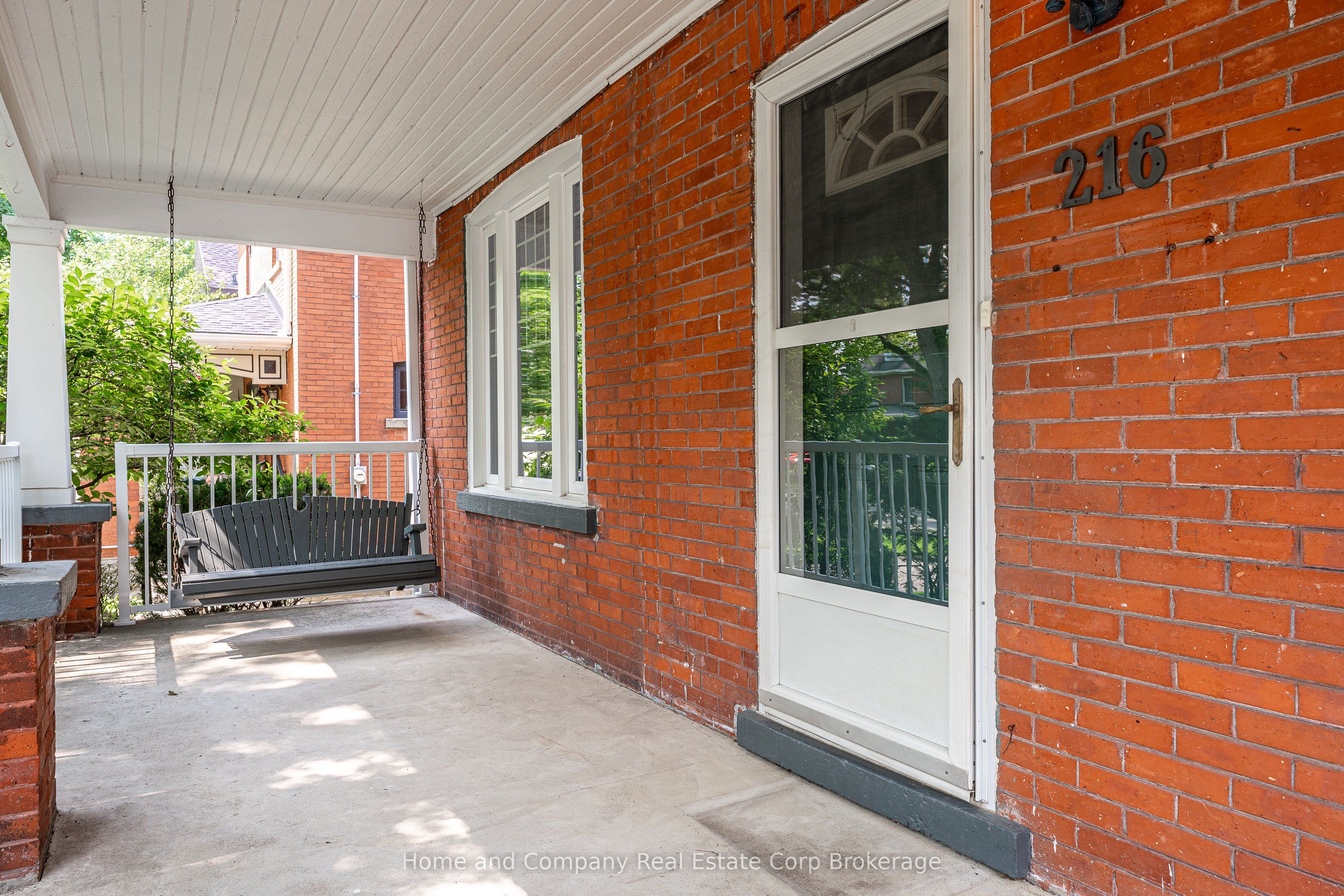 216 Douglas Street, Stratford, ON N5A 5P9 photo 2