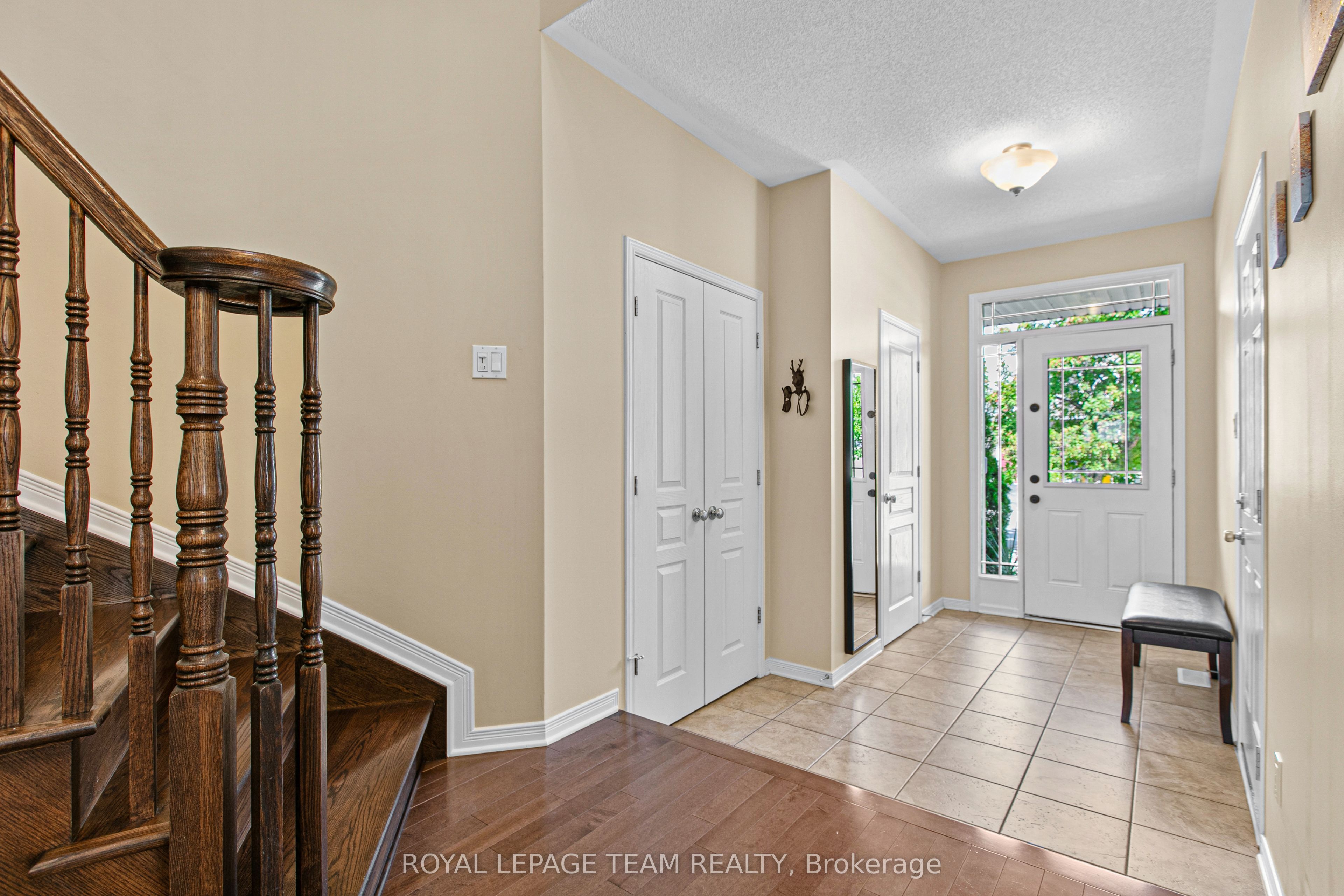 411 June Court, Orleans - Convent Glen and Area, ON K1W 0E3 photo 5