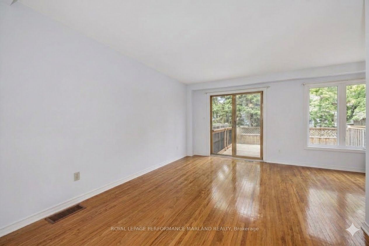 9 Marco Lane, Glebe - Ottawa East and Area, ON K1S 5A1 photo 2