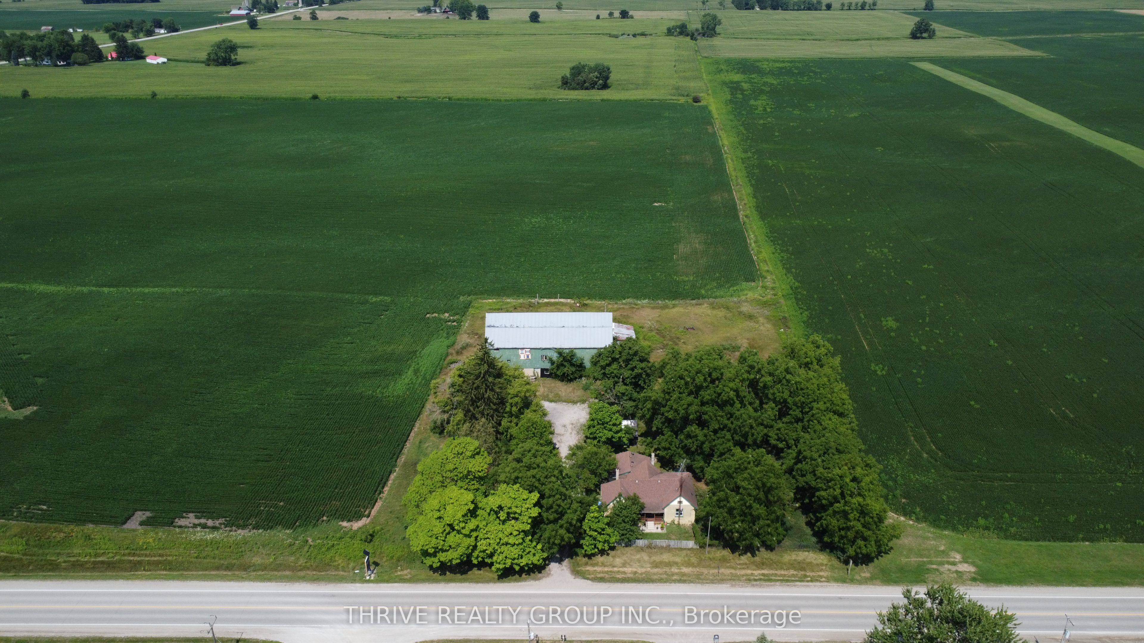 6692 Longwoods Road, Strathroy-Caradoc, ON N0L 1T0 photo 2