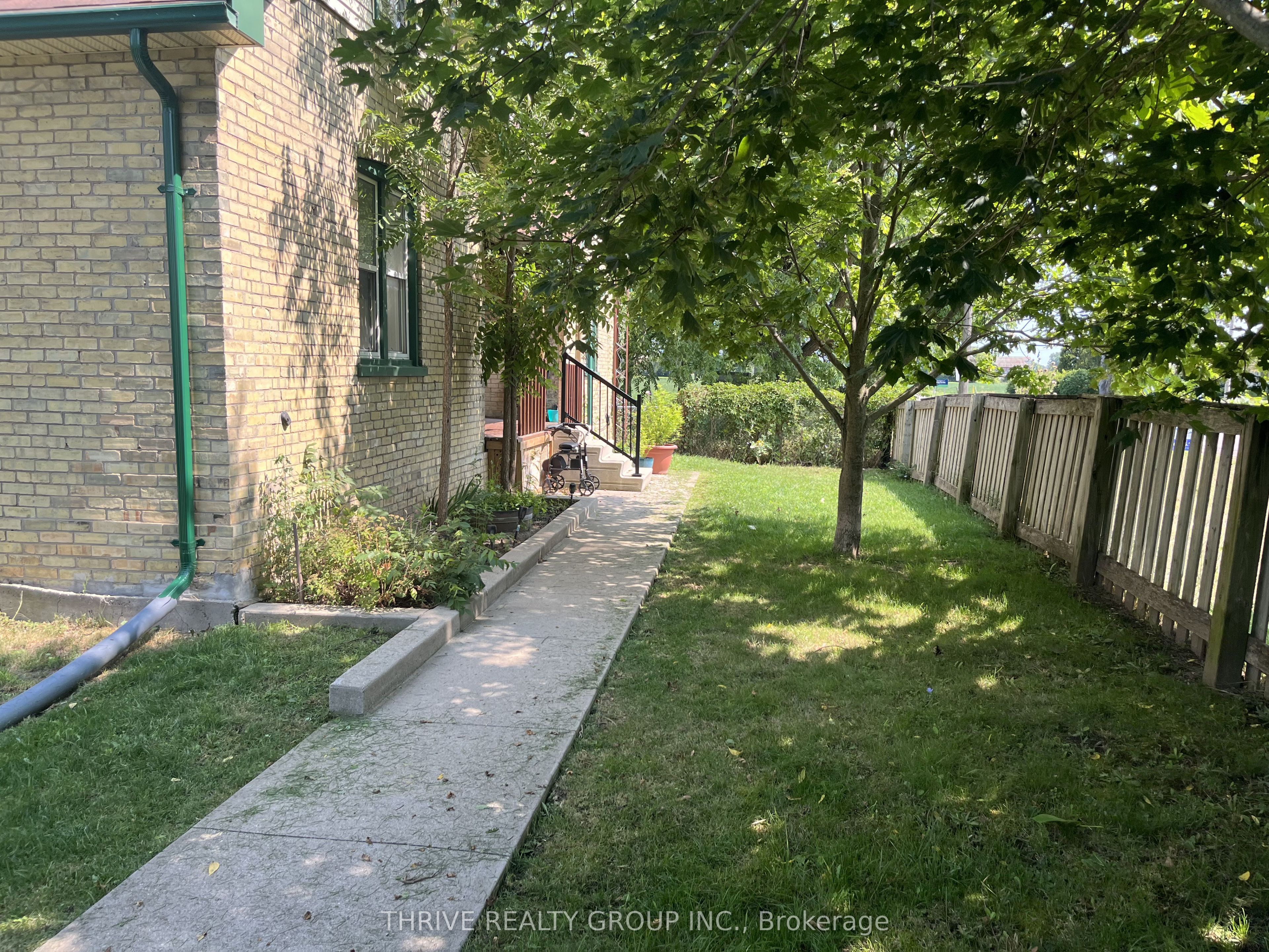 6692 Longwoods Road, Strathroy-Caradoc, ON N0L 1T0 photo 5