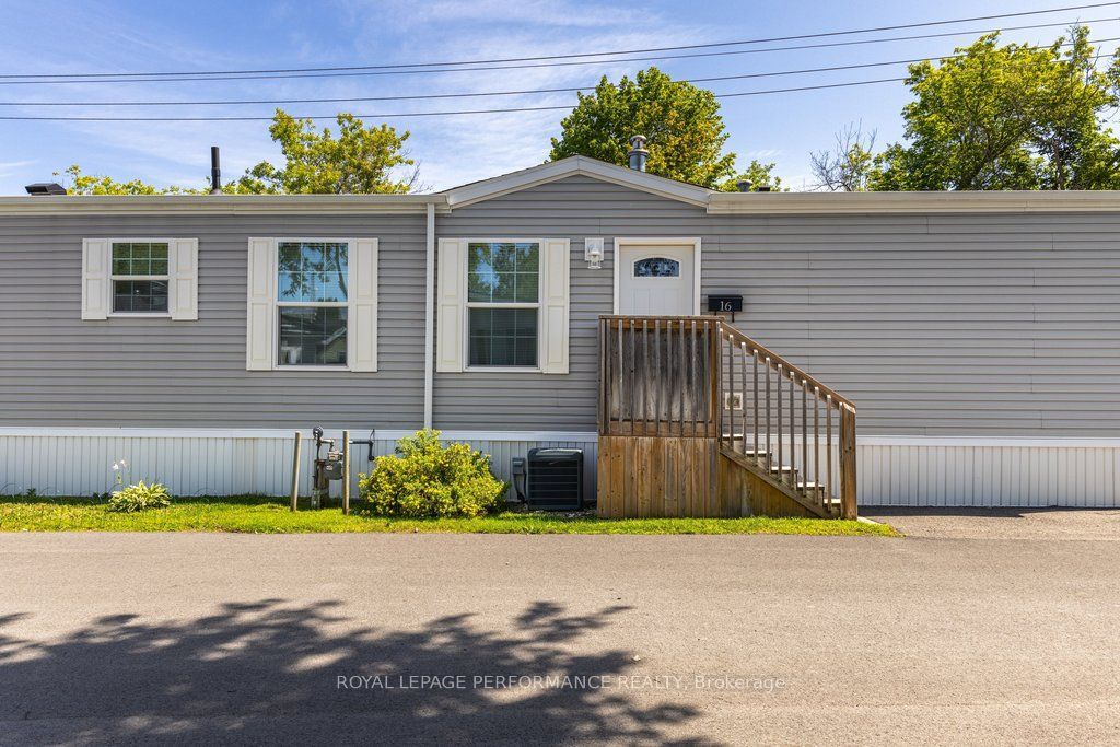 16 Eastgate Avenue, Bells Corners and South to Fallowfield, ON K2H 7S2