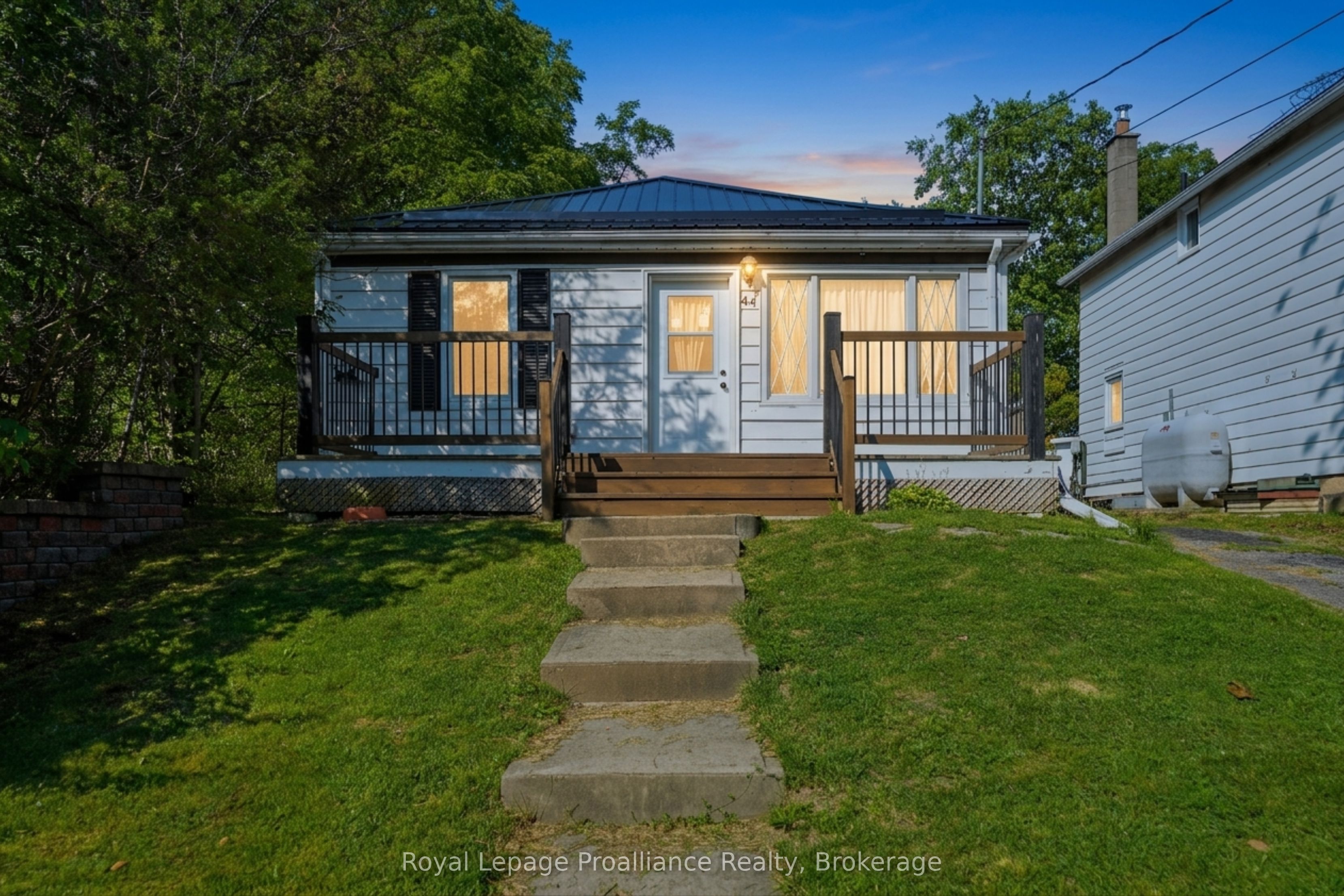 44 Geddes Street, Belleville, ON K8P 2X5