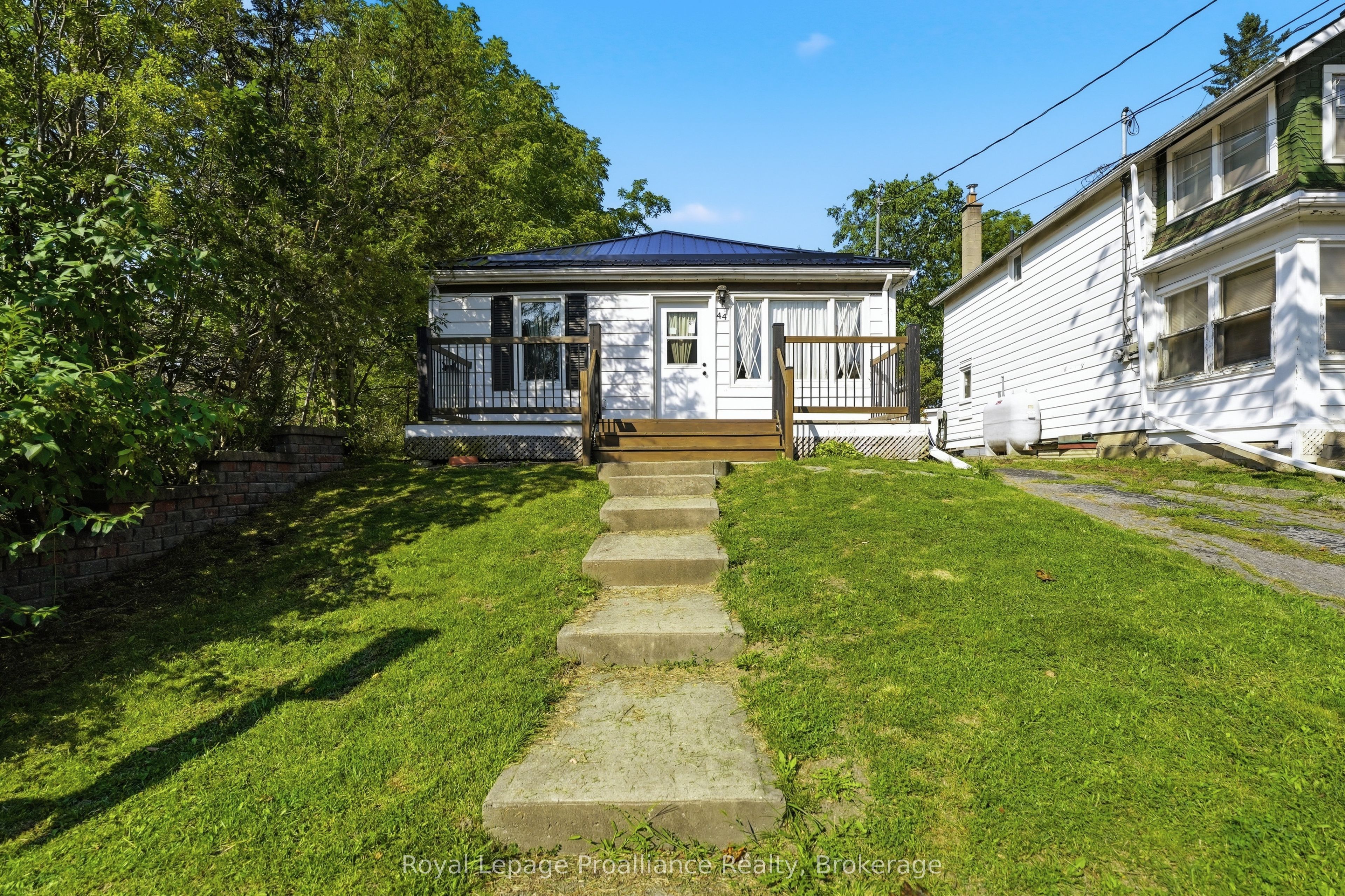 44 Geddes Street, Belleville, ON K8P 2X5 photo 2