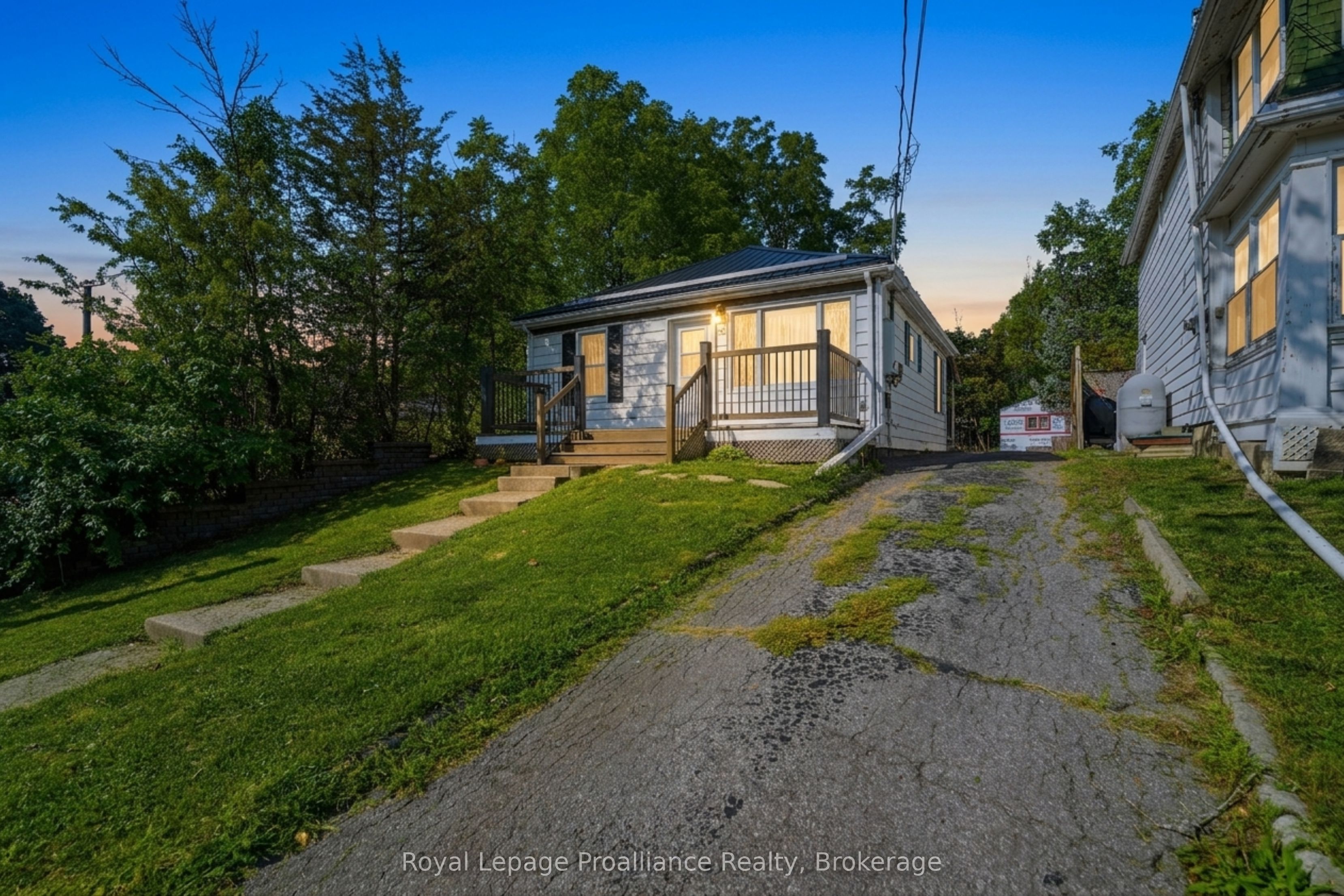 44 Geddes Street, Belleville, ON K8P 2X5 photo 3