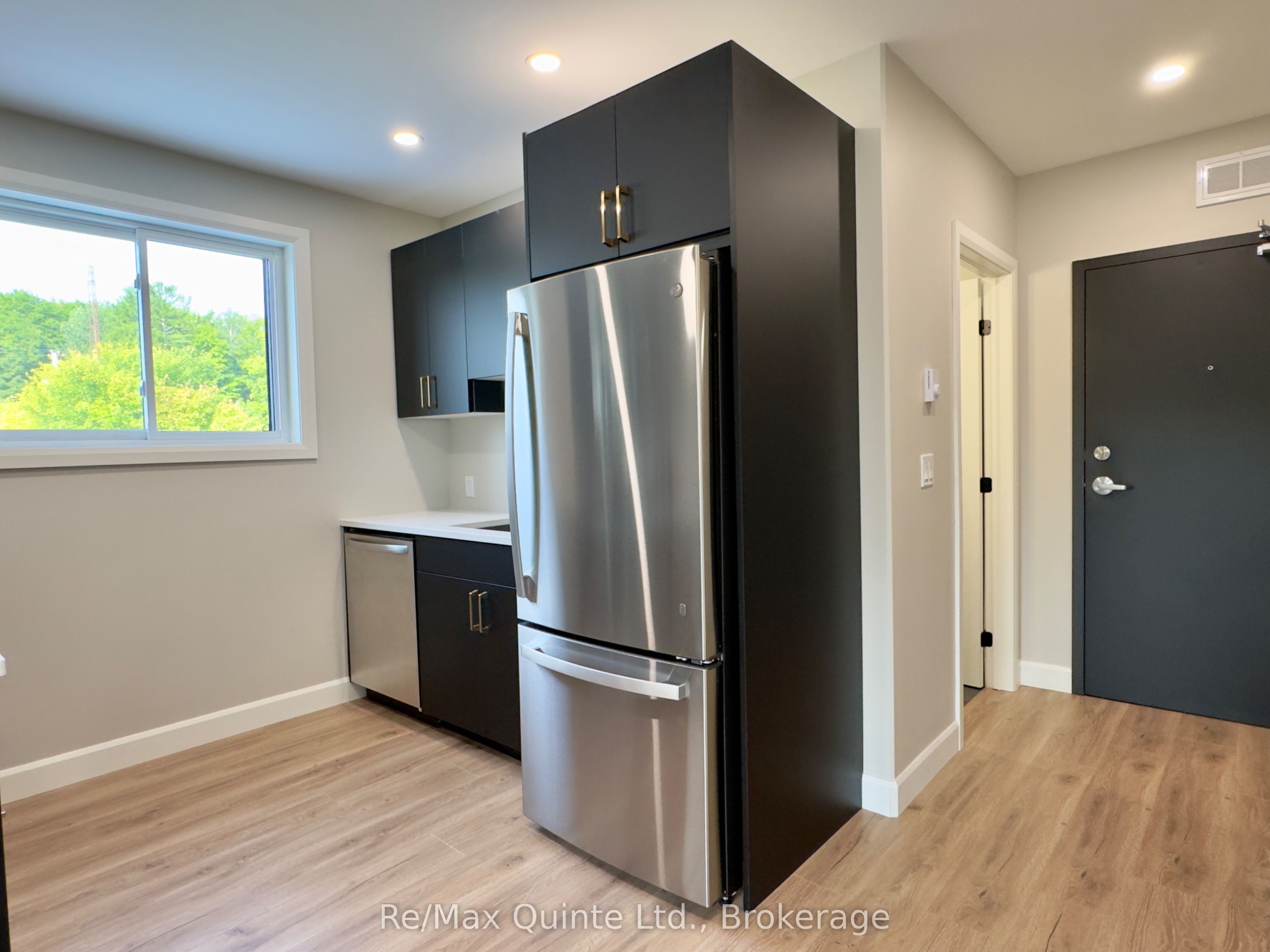330 Victoria Street 4, Tweed, ON K0K 3J0 photo 2