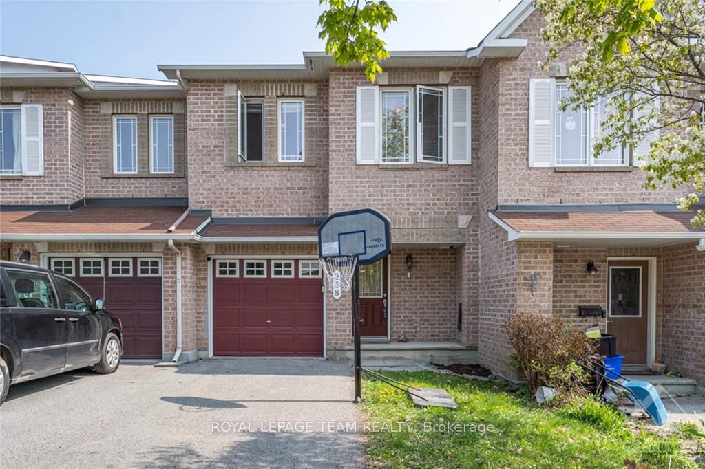 258 Forestbrook Street, Kanata, ON K2K 0B4